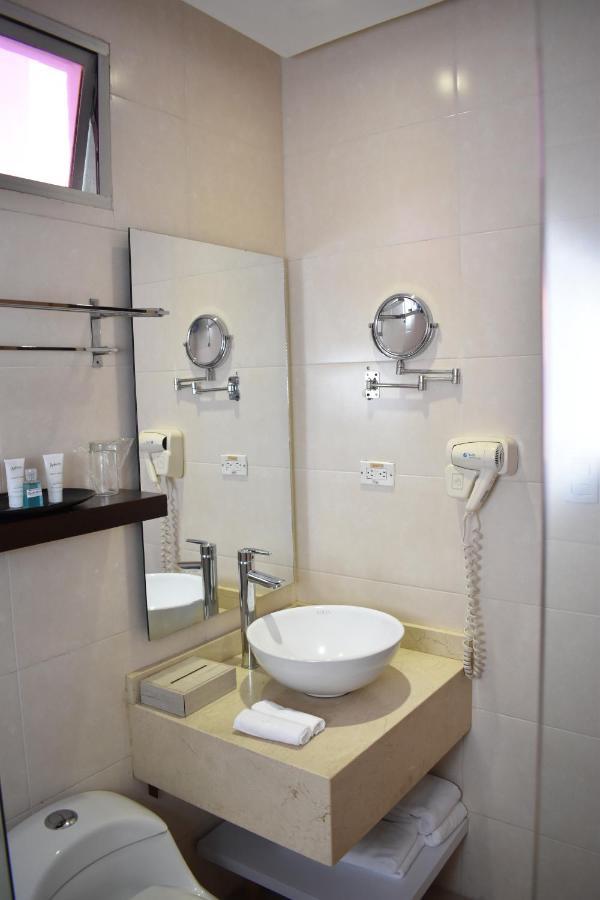 Habitación Doble Business con cama extragrande - No fumadores