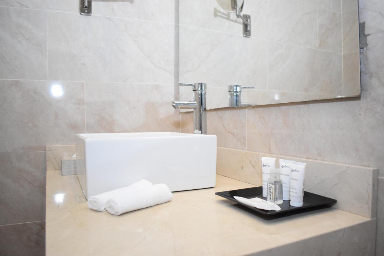 Suite Estudio con vistas a la ciudad - 1 cama extragrande - No fumadores