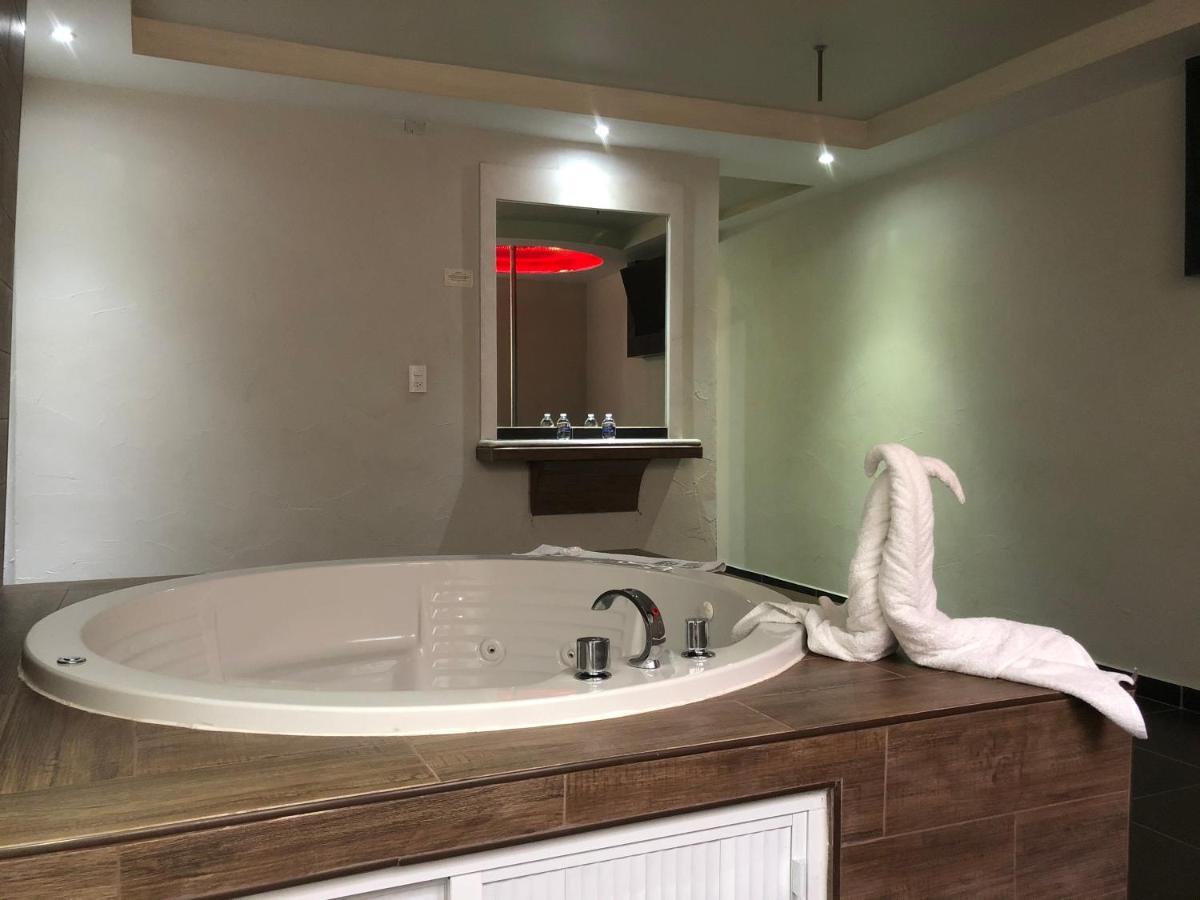 Suite con bañera de hidromasaje - Cama extragrande