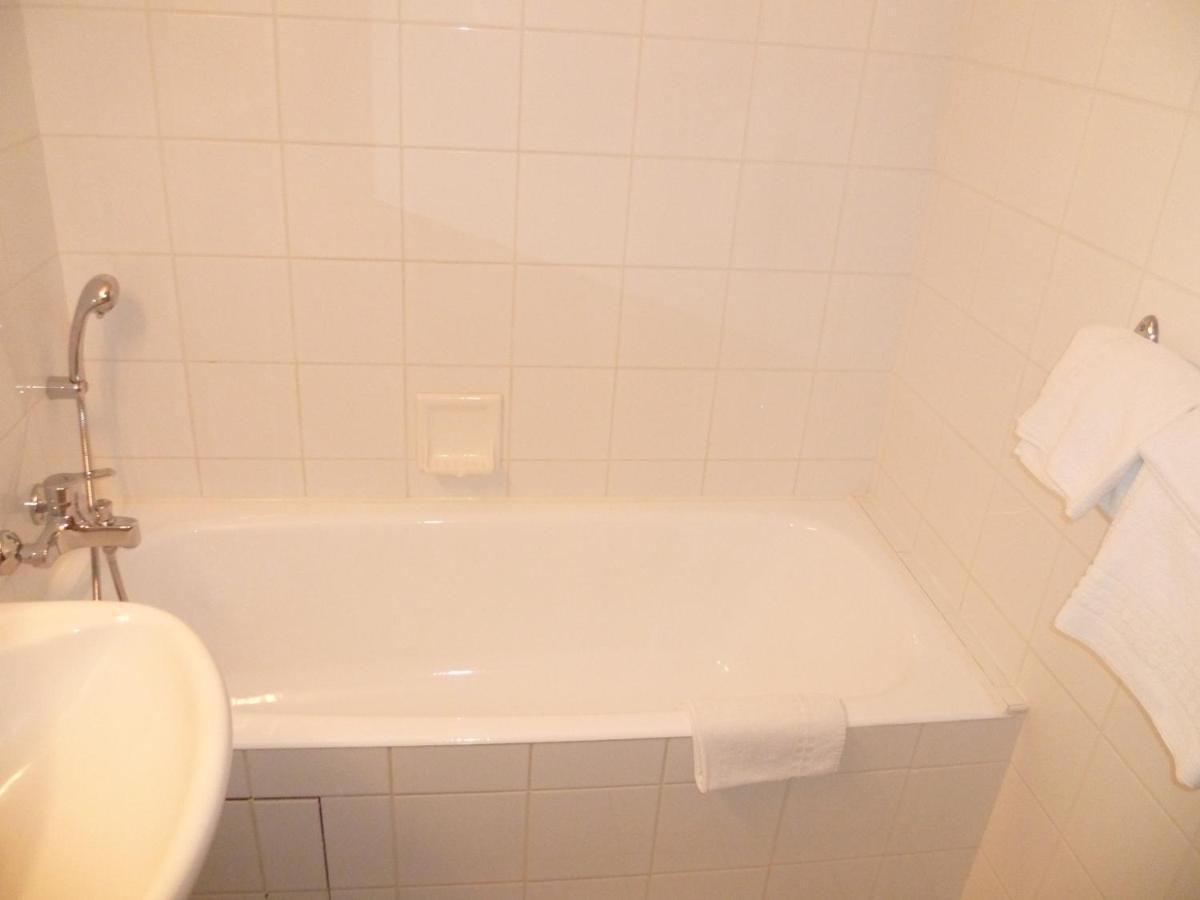Standard Double Room,1079623771:JPEG