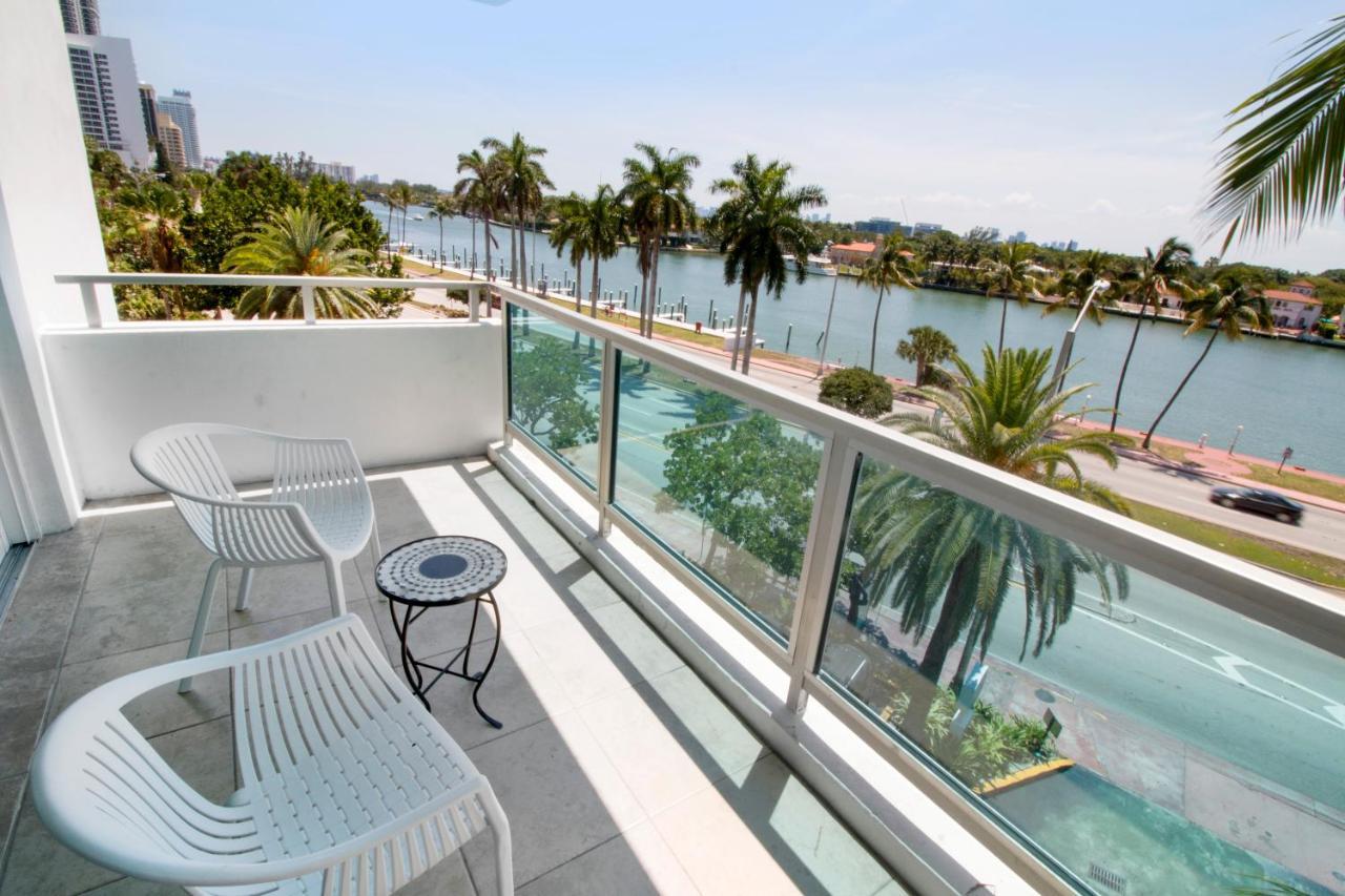 Suite Premier de 3 dormitorios con 2 baños, cocina de granito y vistas a la bahía