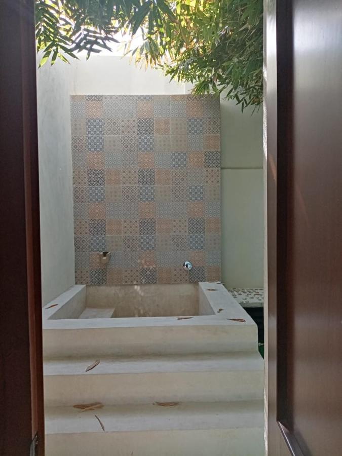 Suite con cama extragrande y bañera de hidromasaje