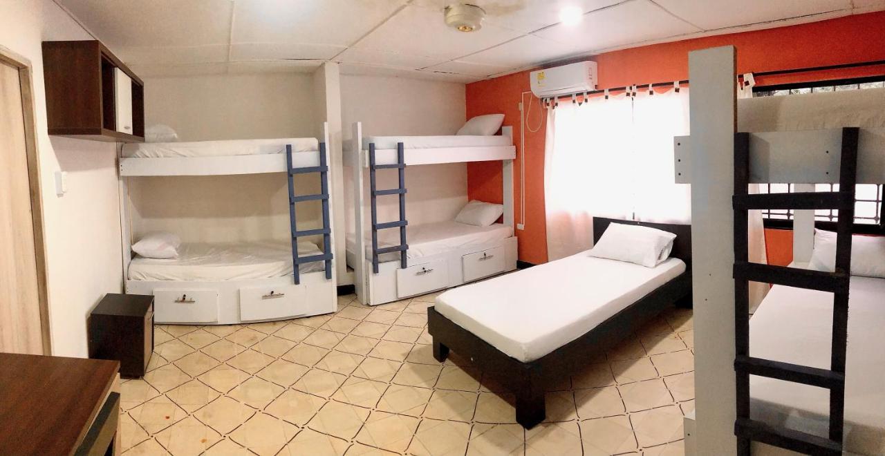 Cama en habitación compartida mixta de 6 camas