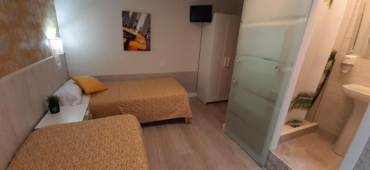 Twin Room,1176154240:JPEG