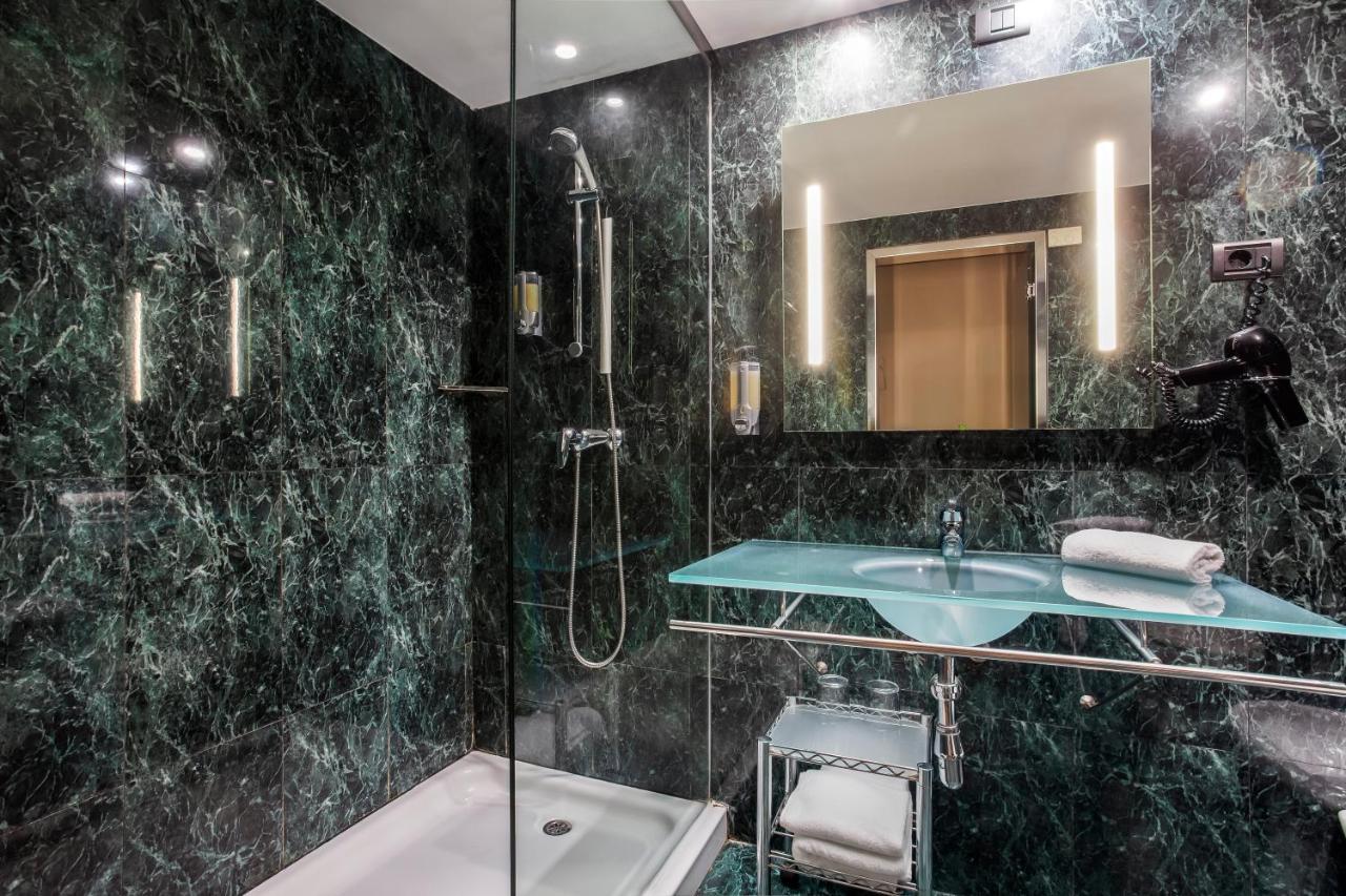 Double or Twin Room,1195464838:JPEG