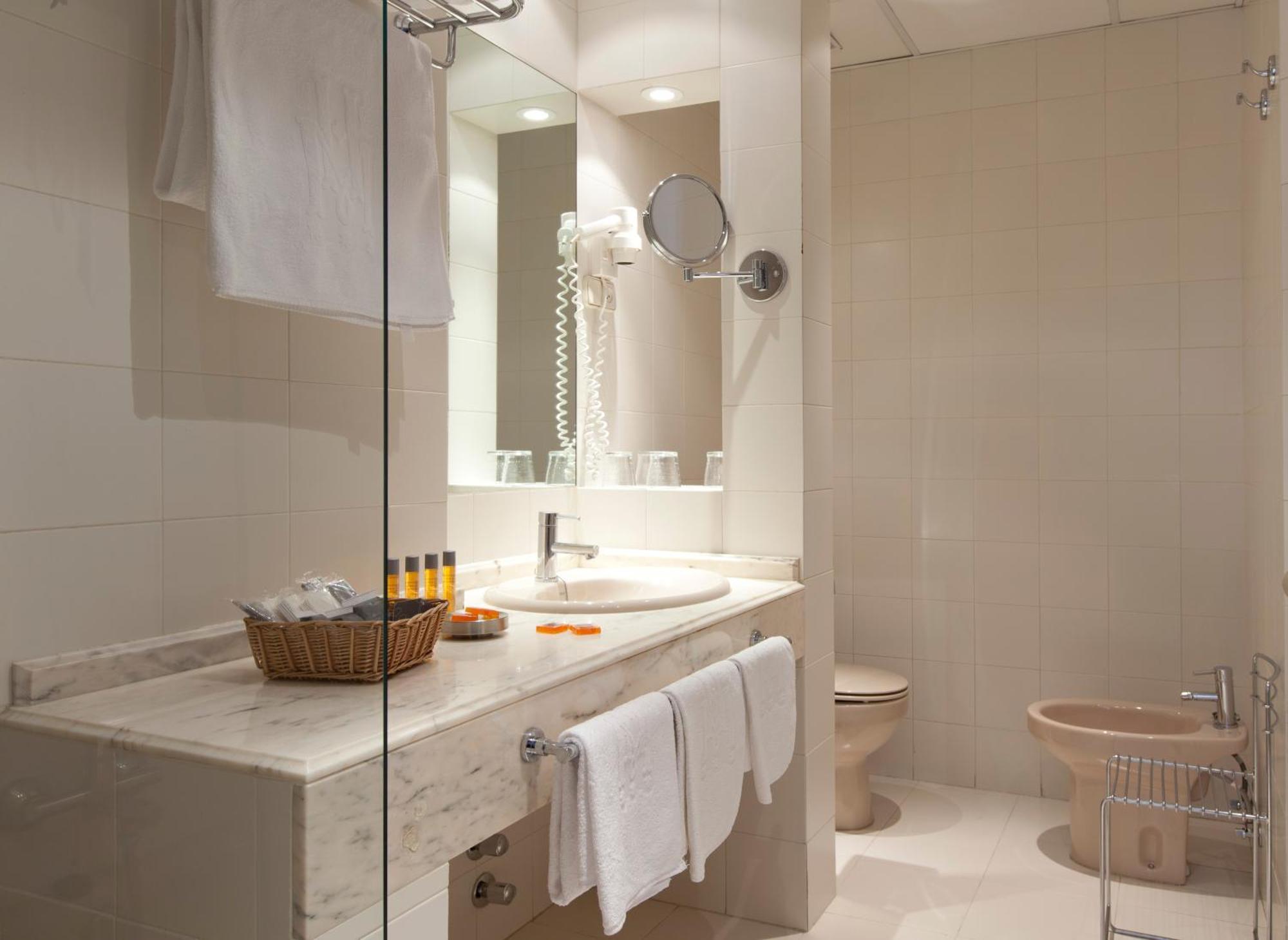 Triple Room,1207608385:JPEG