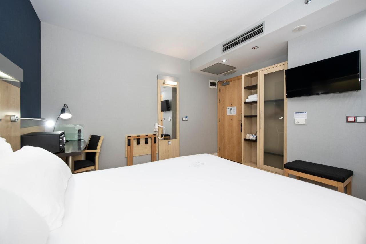 Habitación Queen Estándar adaptada para personas con movilidad reducida con desayuno gratuito