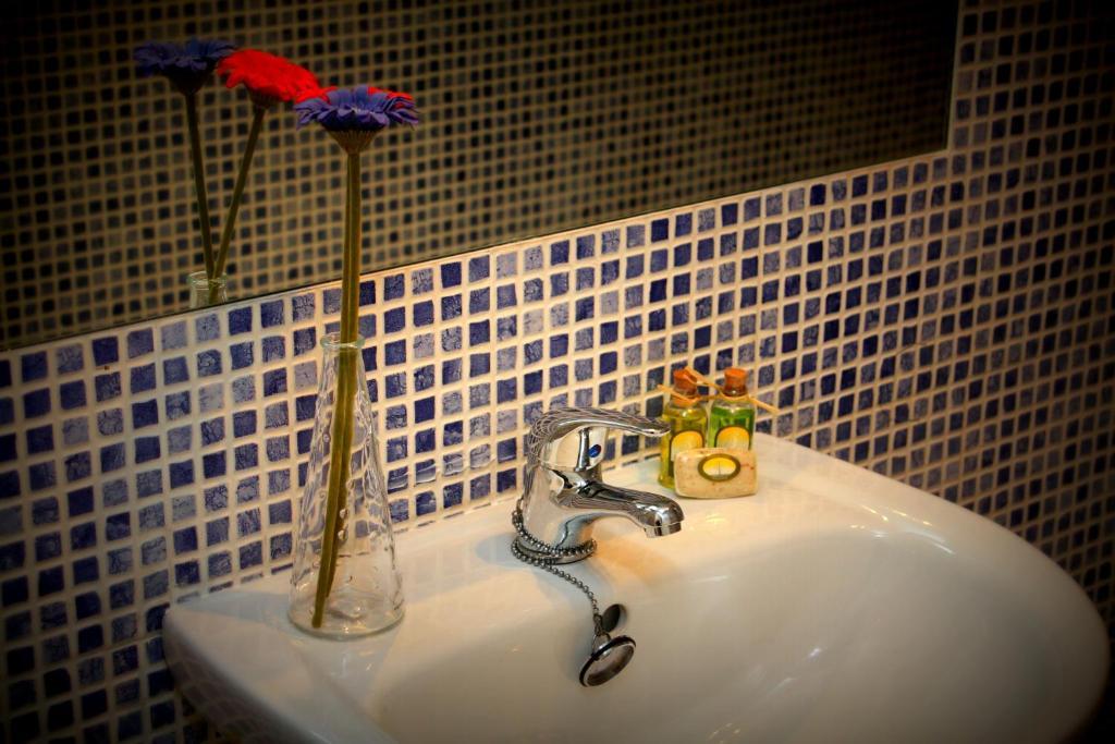 Habitación Bronce adaptada para personas con discapacidad con ducha accesible en silla de ruedas - 1 cama extragrande