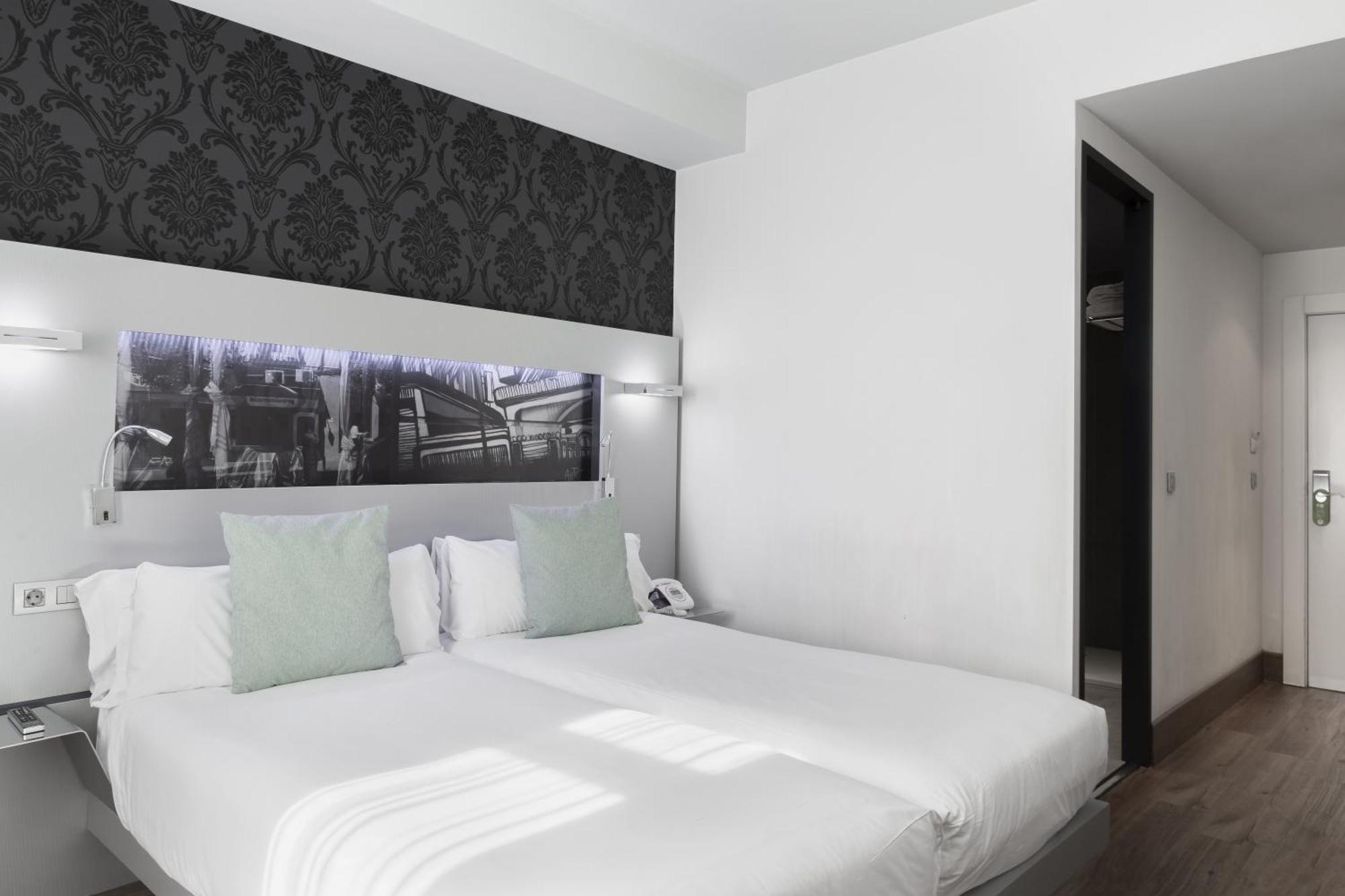 Double or Twin Room,1272528865:JPEG