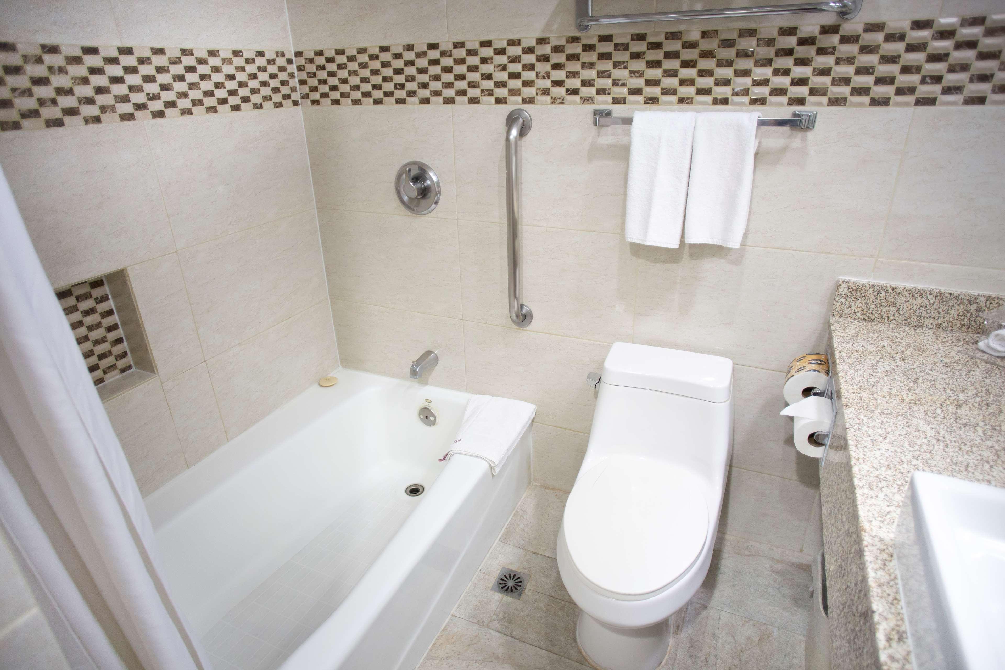 Habitación Doble con 2 camas dobles - No fumadores