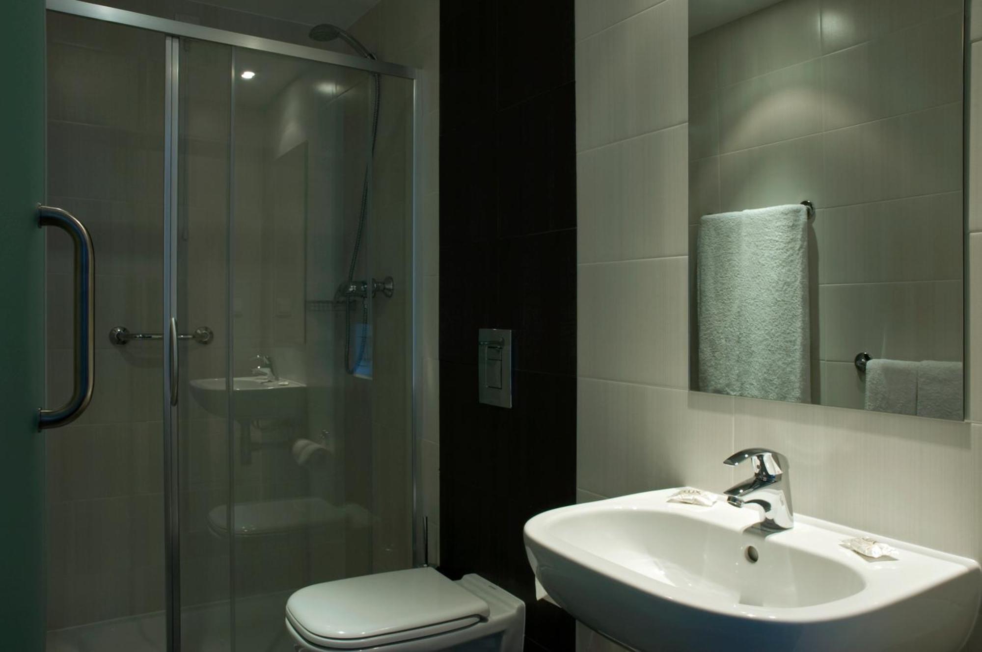 Double or Twin Room Extra Bed,1274323378:JPEG