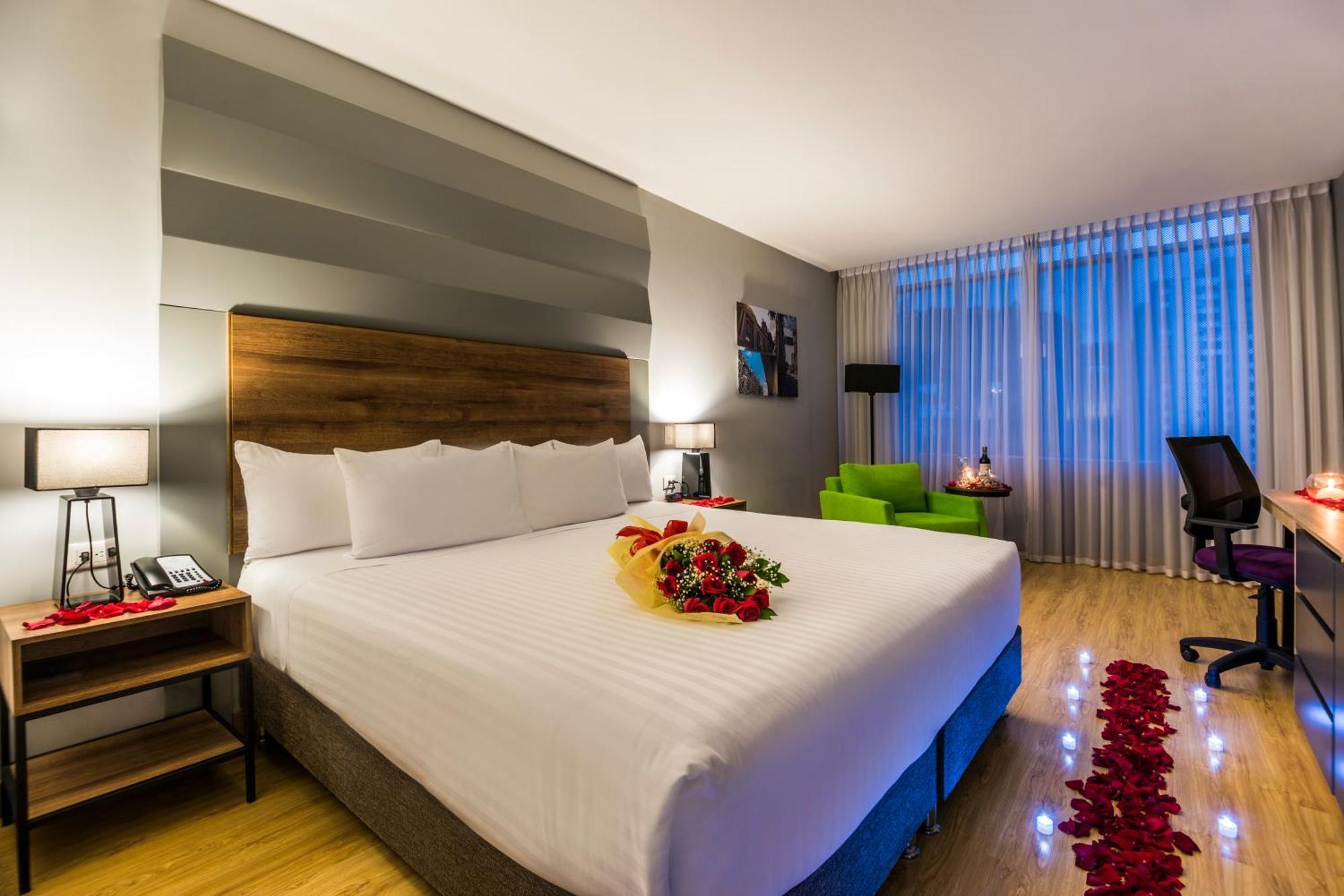 Habitación con cama grande