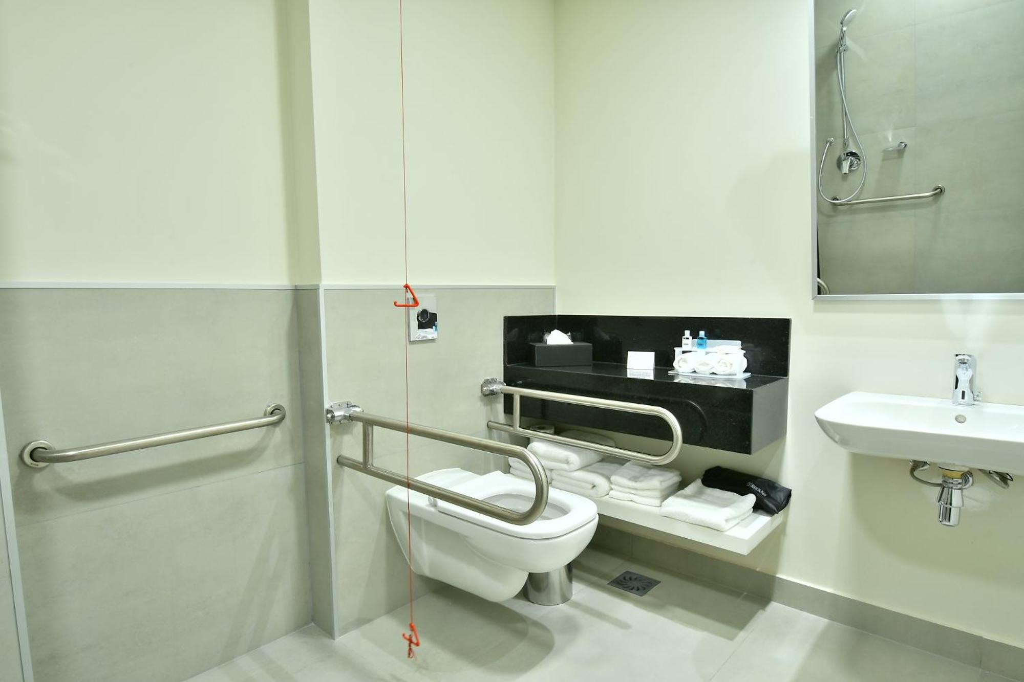 Habitación Estándar con cama extragrande - Adaptada para personas de movilidad reducida
