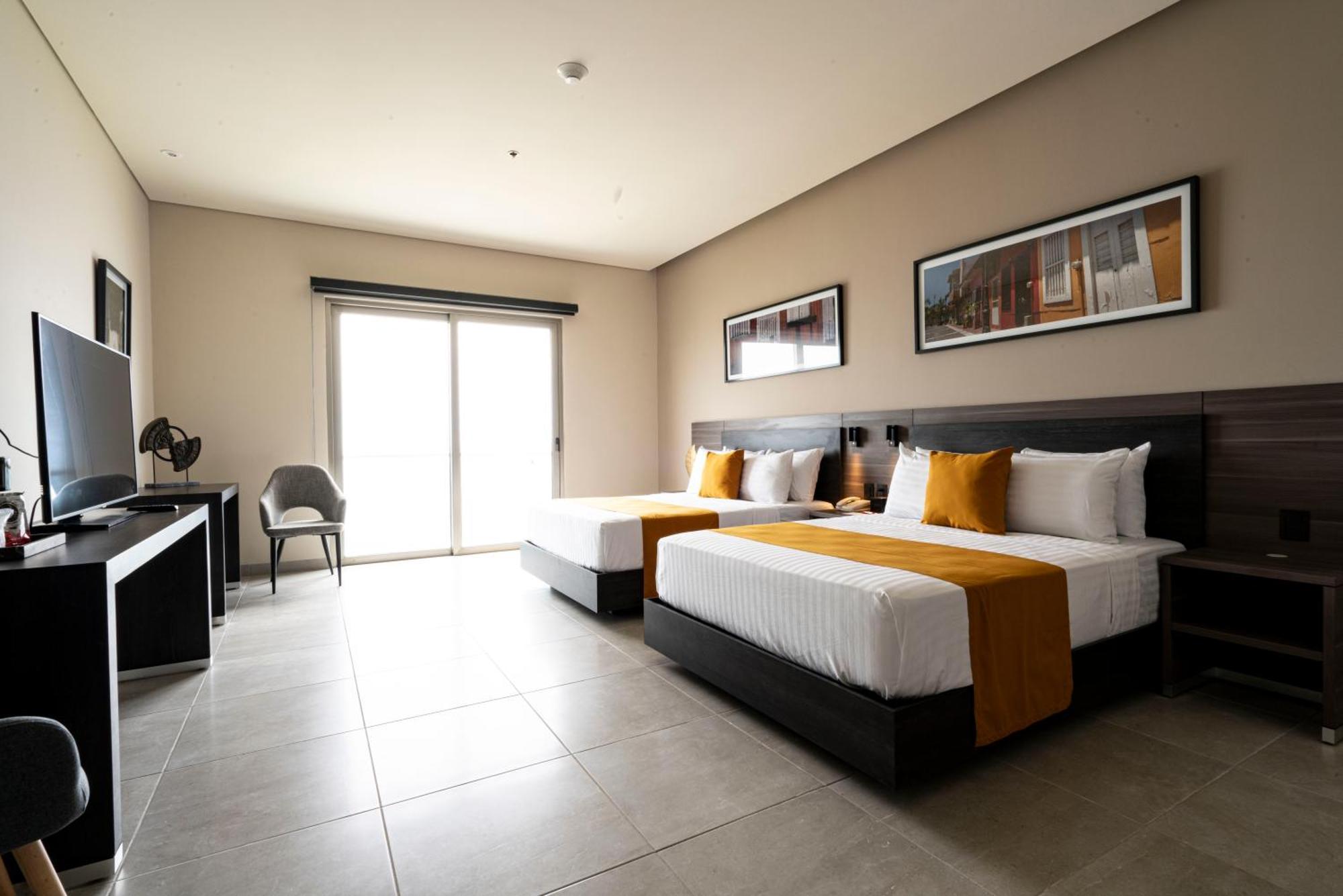 Habitación Estándar con vistas al mar y 2 camas grandes