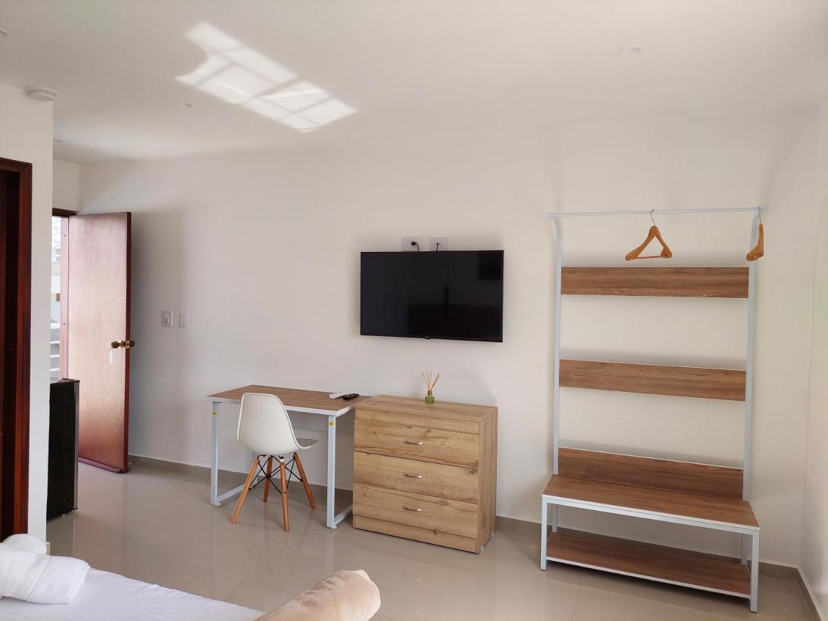 Habitación con cama grande