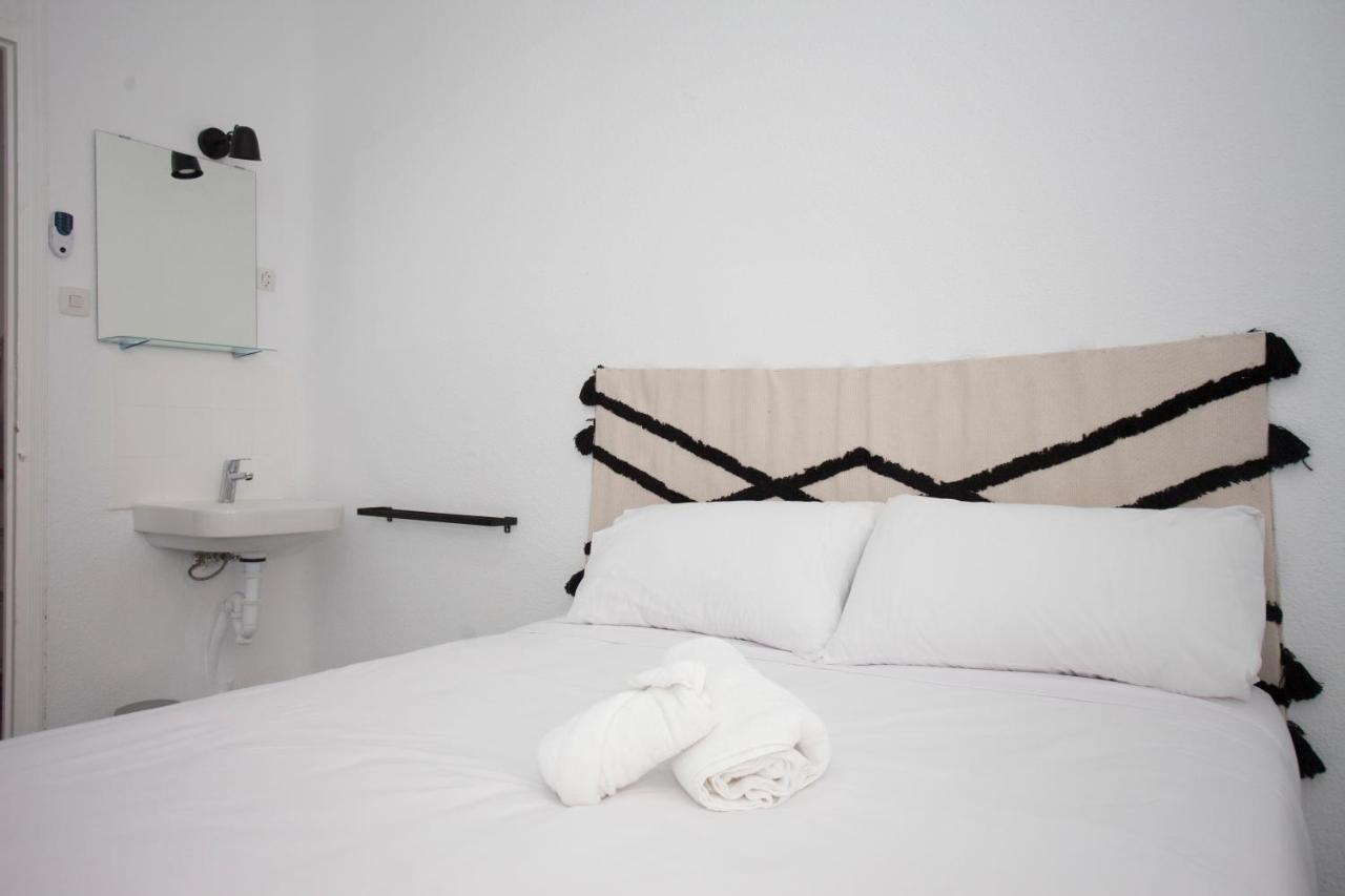 Double Room with Shared Bathroom,1311549793:JPEG