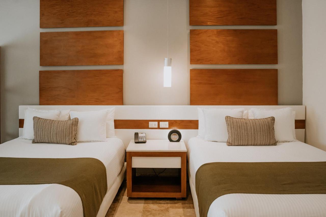 Suite Junior Deluxe con vistas parciales al mar