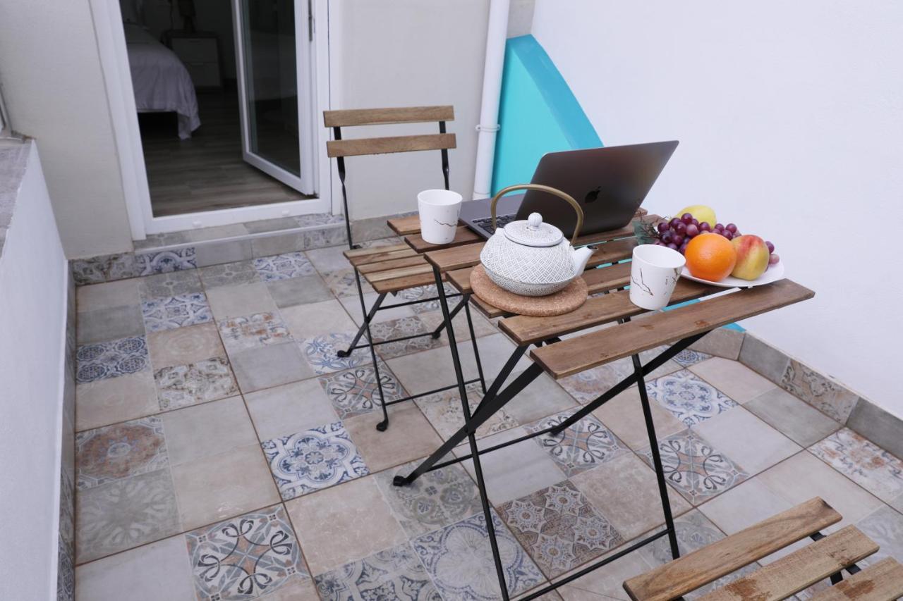 Studio Balcony
