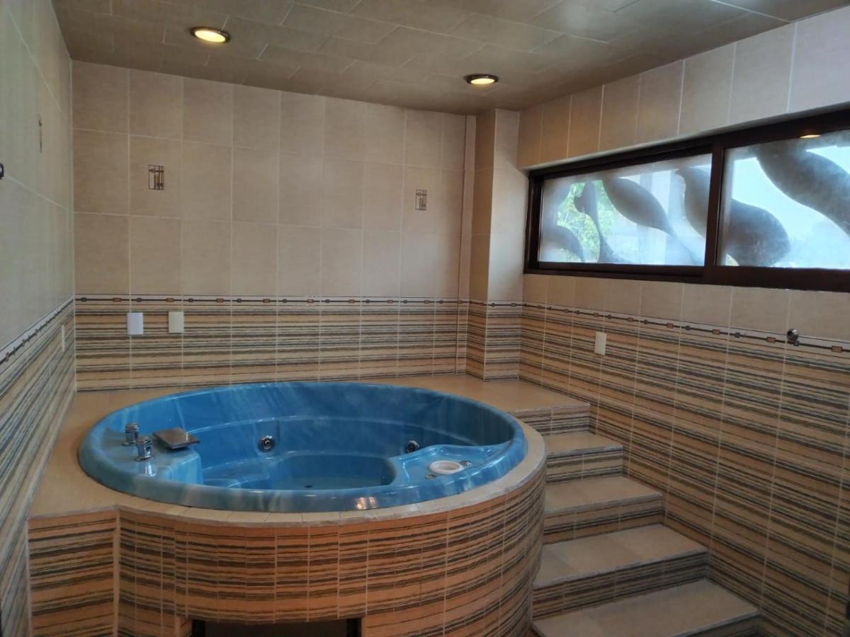 Habitación Familiar con baño privado