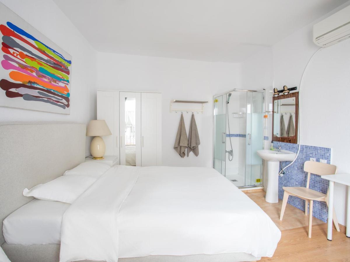 Quadruple Room with Private Shower and Shared Toilet,1335832040:JPEG