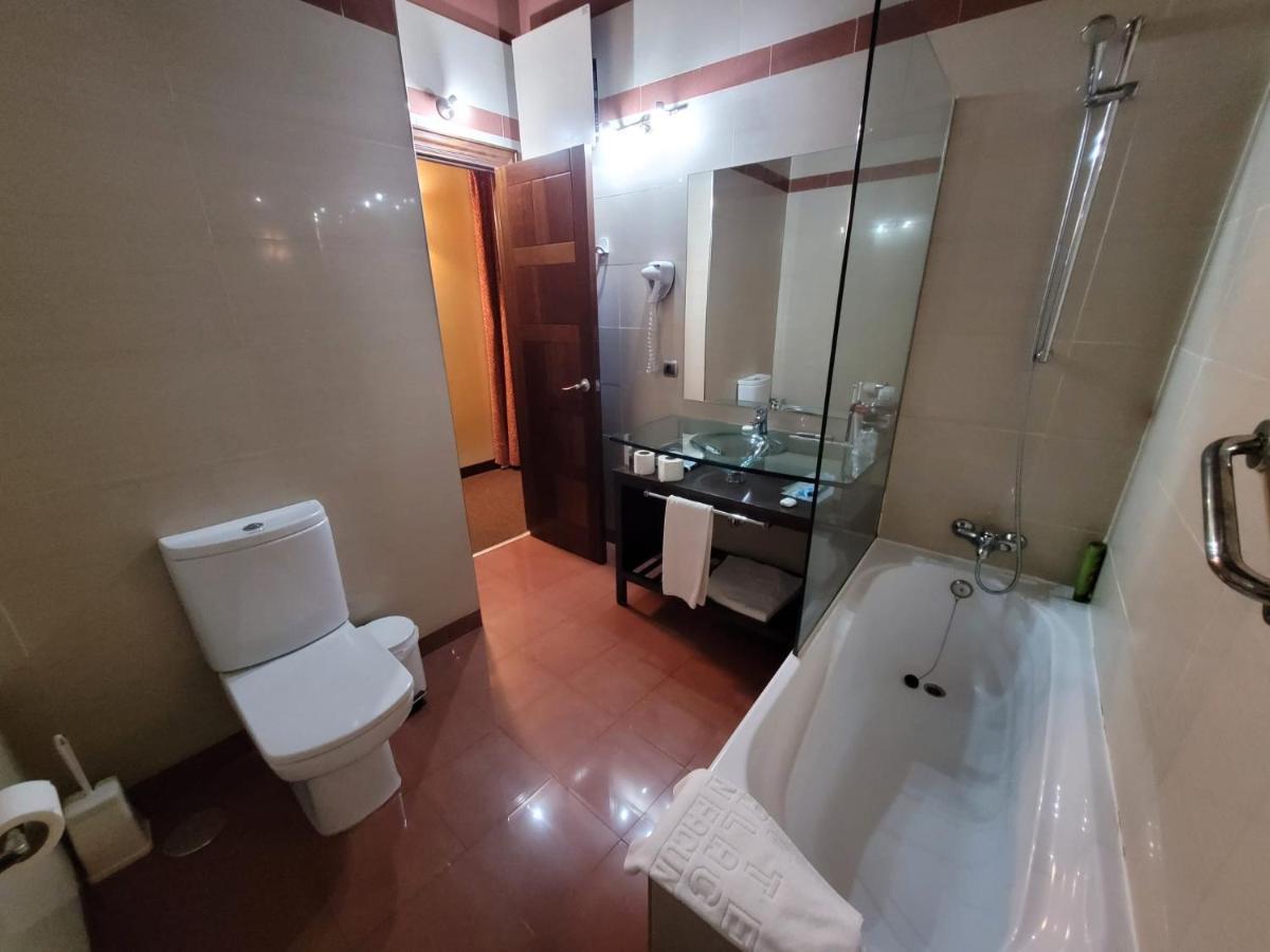 Superior Double or Twin Room,1188196765:JPEG