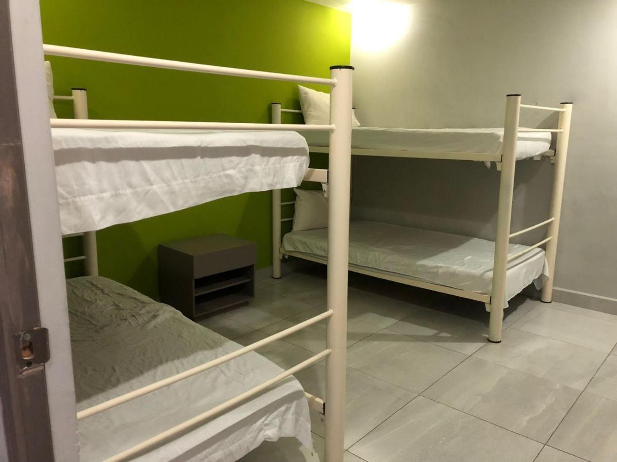 Quadruple Room,1371394469:JPEG