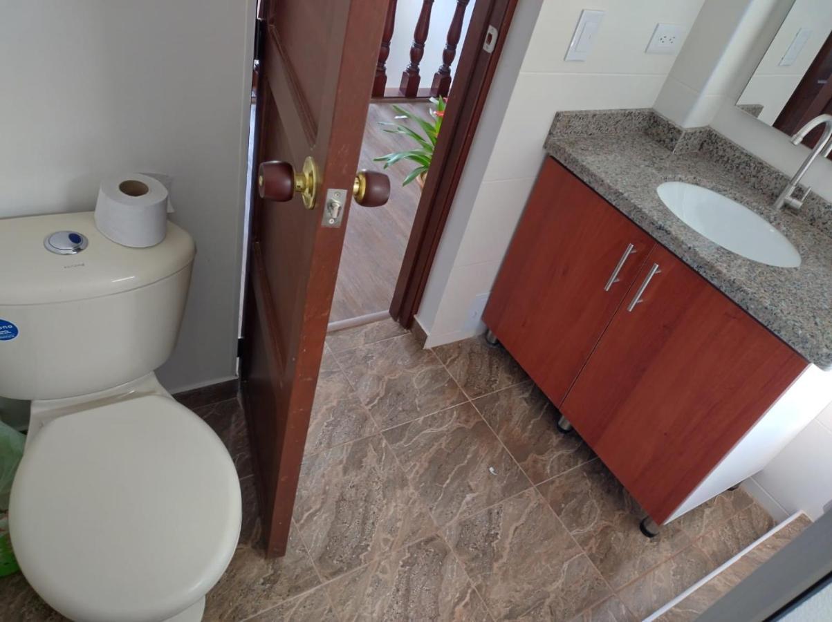 Habitación Doble con baño compartido - 2 camas