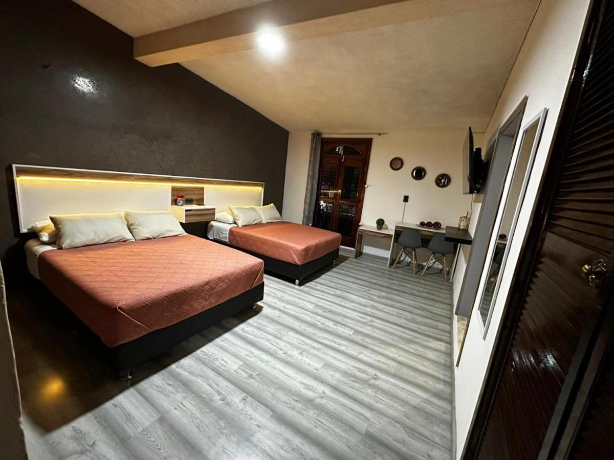 Habitación Familiar con baño privado