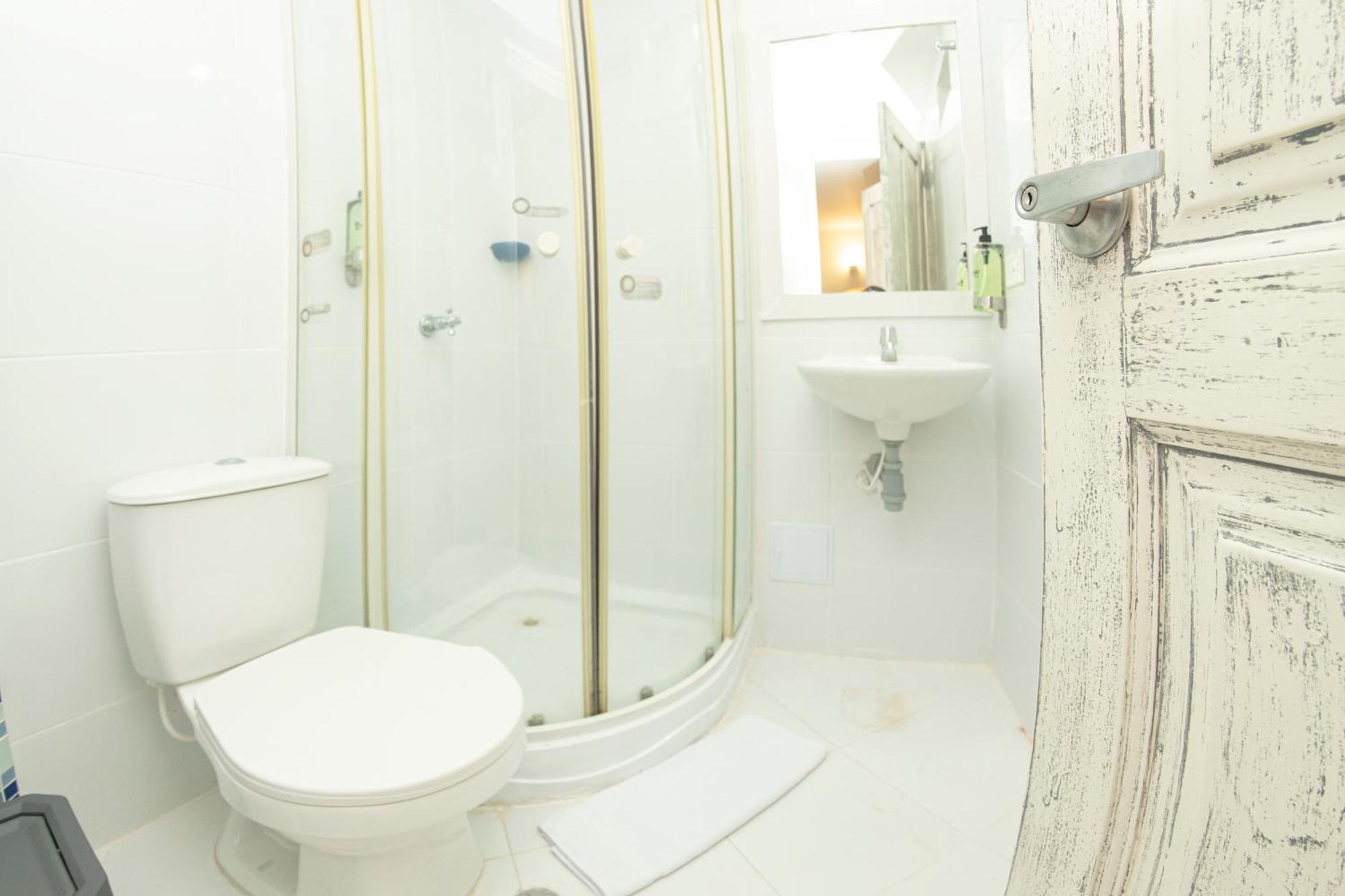 Double Room,1739432411:JPEG