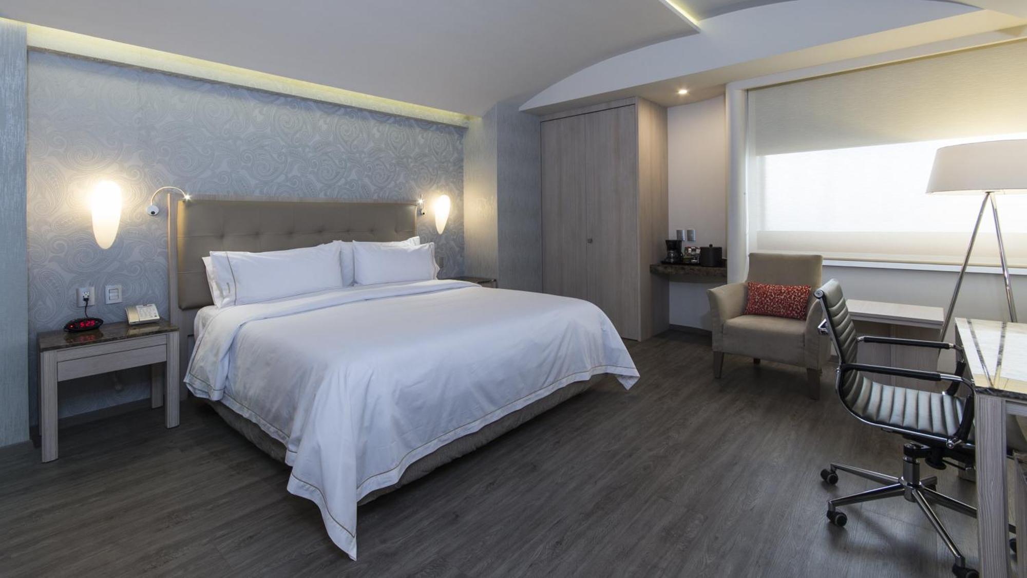 Standard King Room,435474450:JPEG