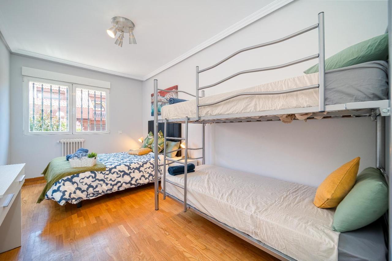 Family Room with Shared Bathroom,1468732994:JPEG