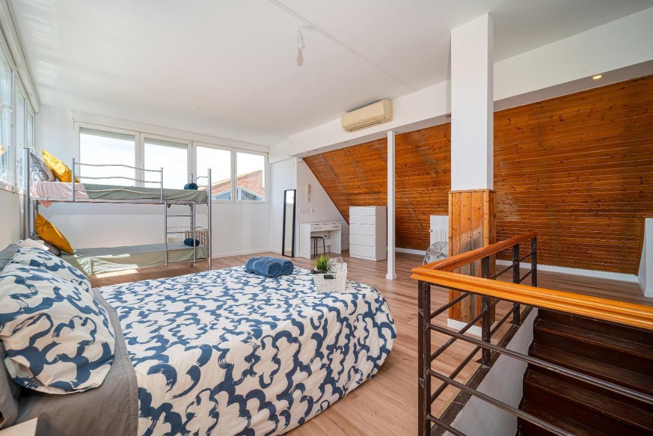 Family Room with Shared Bathroom,1468741382:JPEG