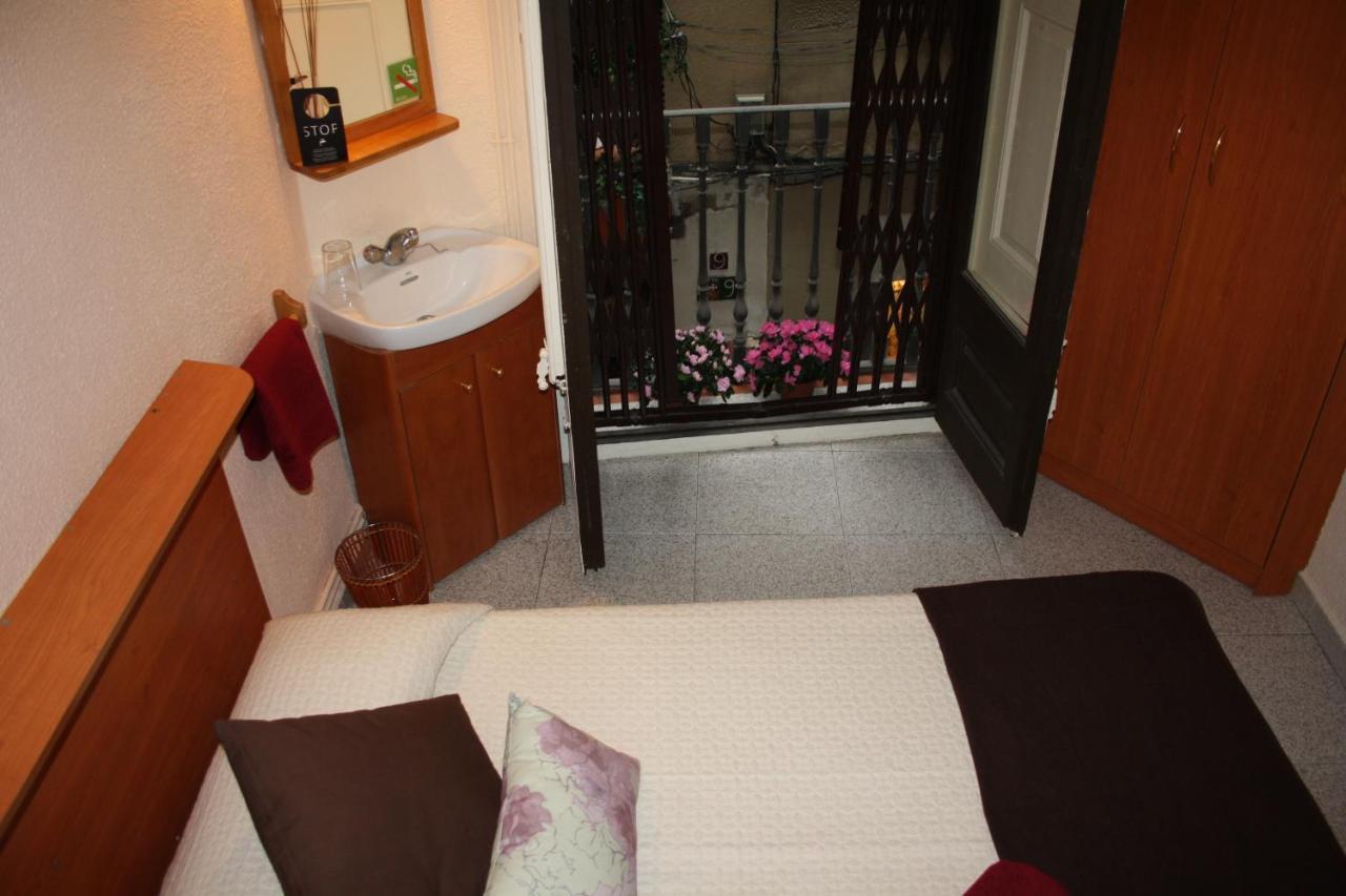 Single Room,1580689551:JPEG