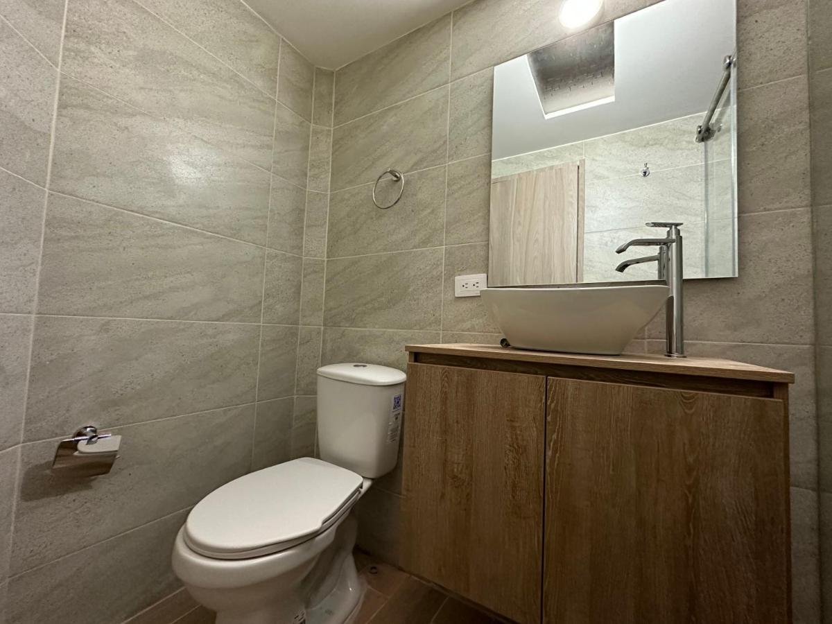 Queen Room,1489107781:JPEG