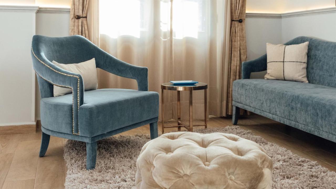 Suite con cama extragrande y vistas a la catedral