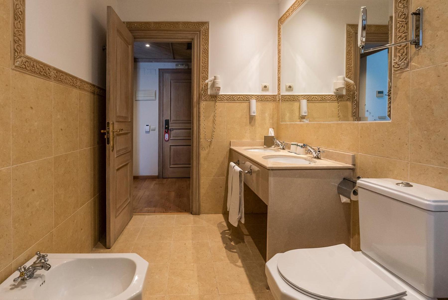 Habitación Familiar con terraza (2 adultos + 2 niños)