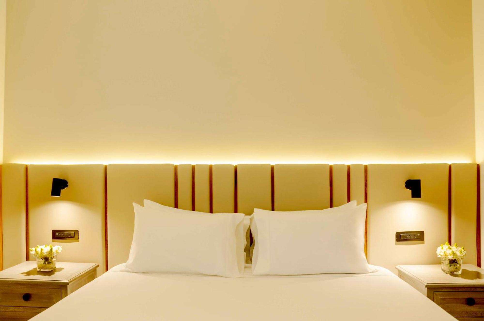 Superior Room,1643799341:JPEG