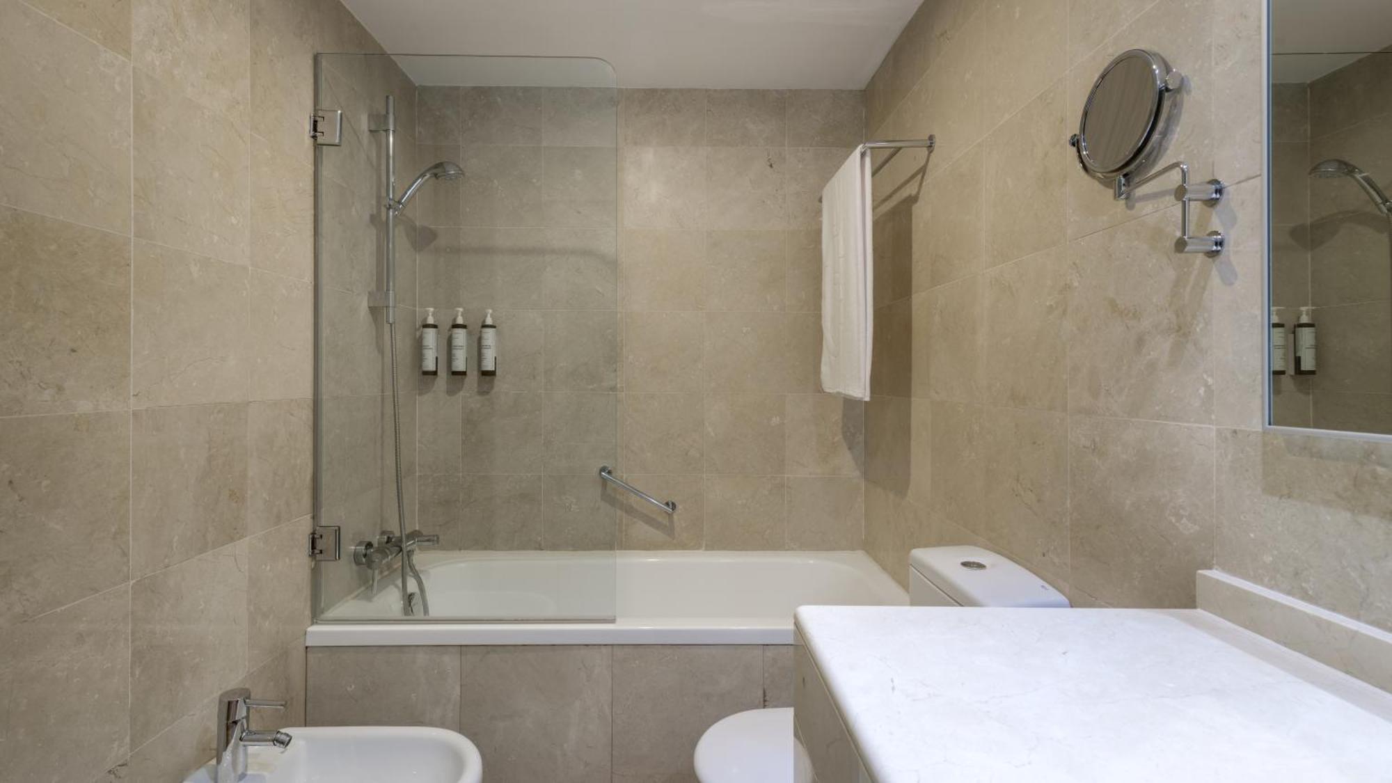 Habitación Doble Estándar con vistas a la calle - 2 camas