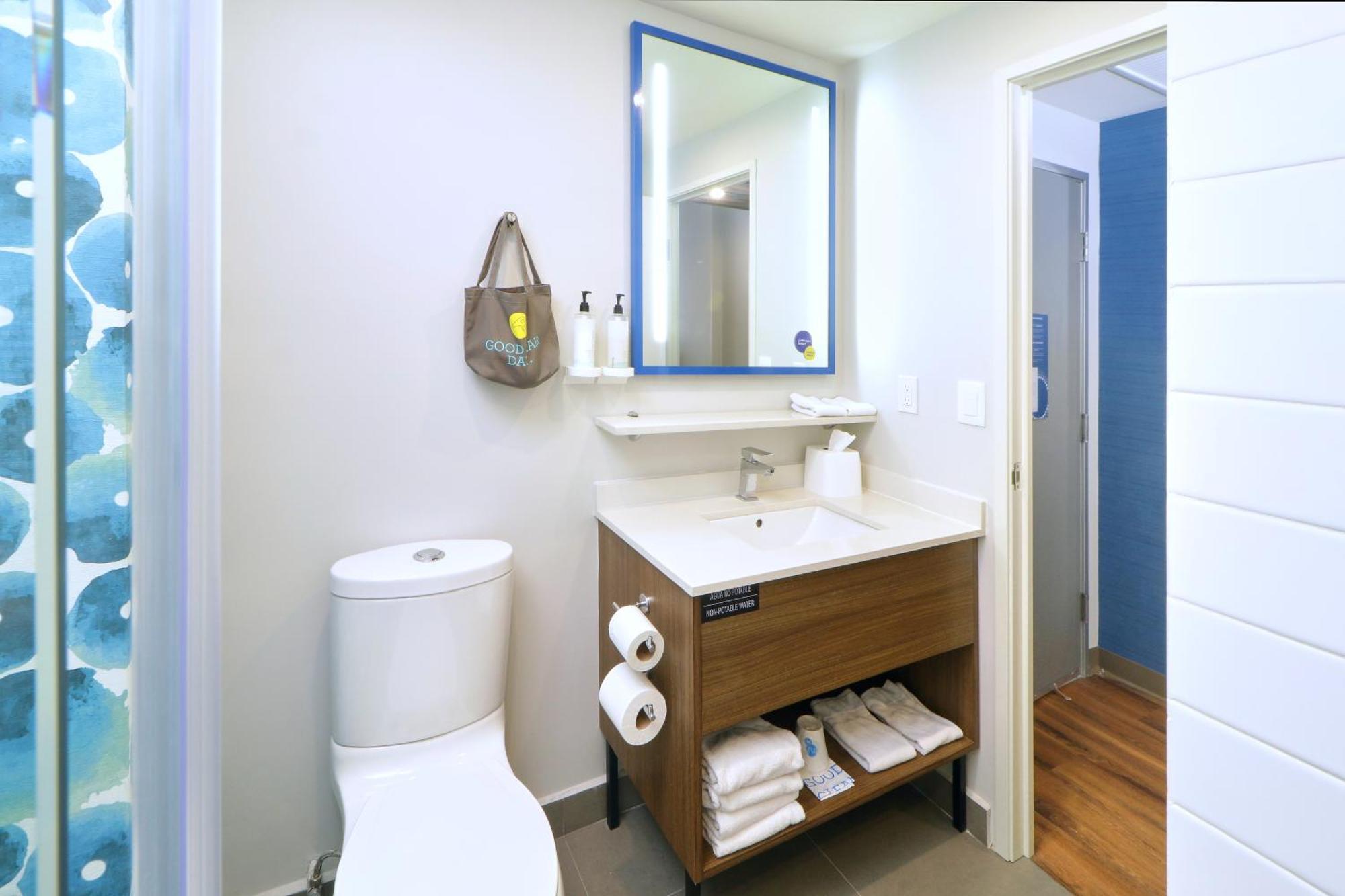 Double Room with Two Double Beds and Walk-In Shower,1533111169:JPEG