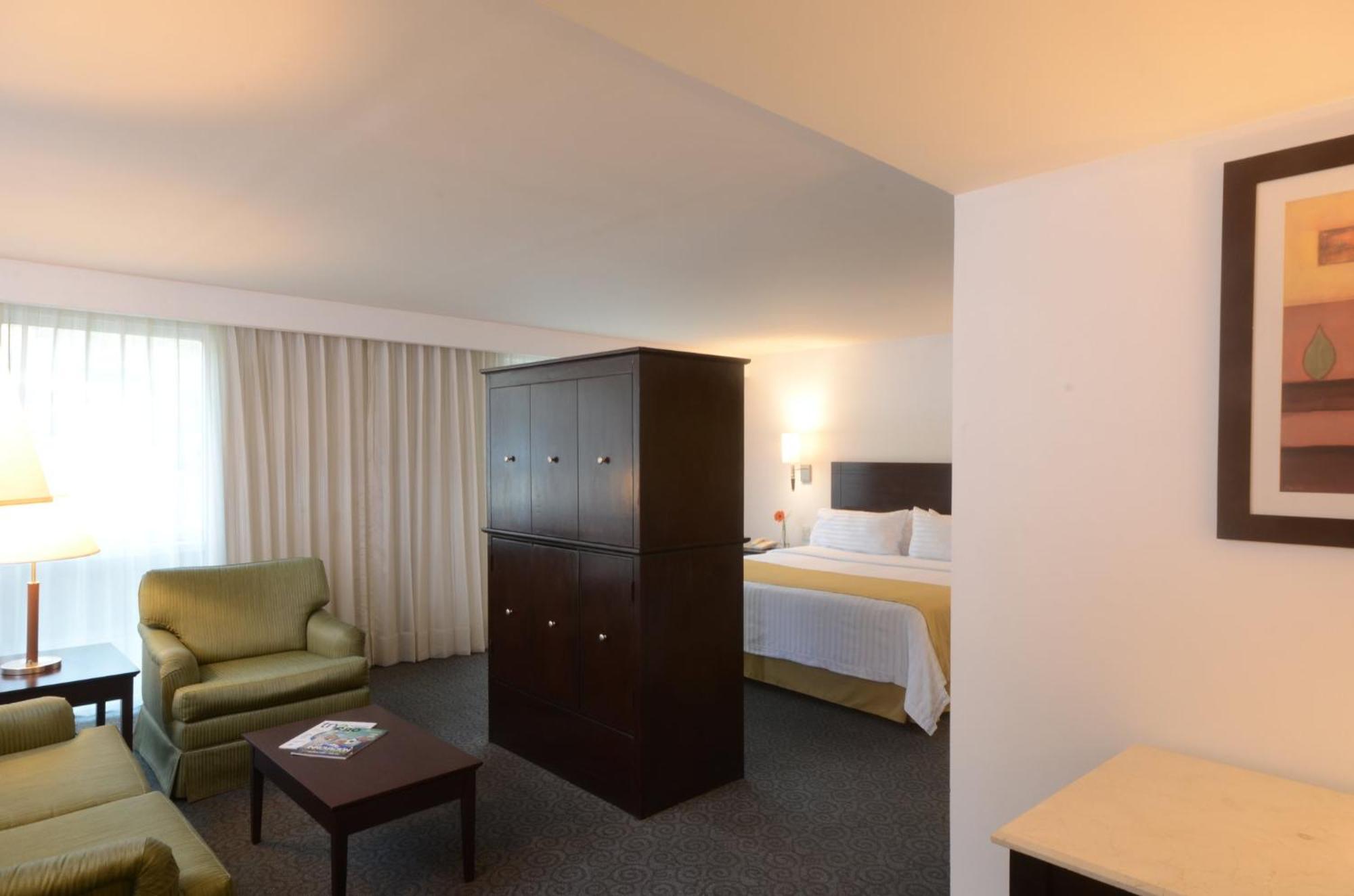 King Suite,1552026628:JPEG