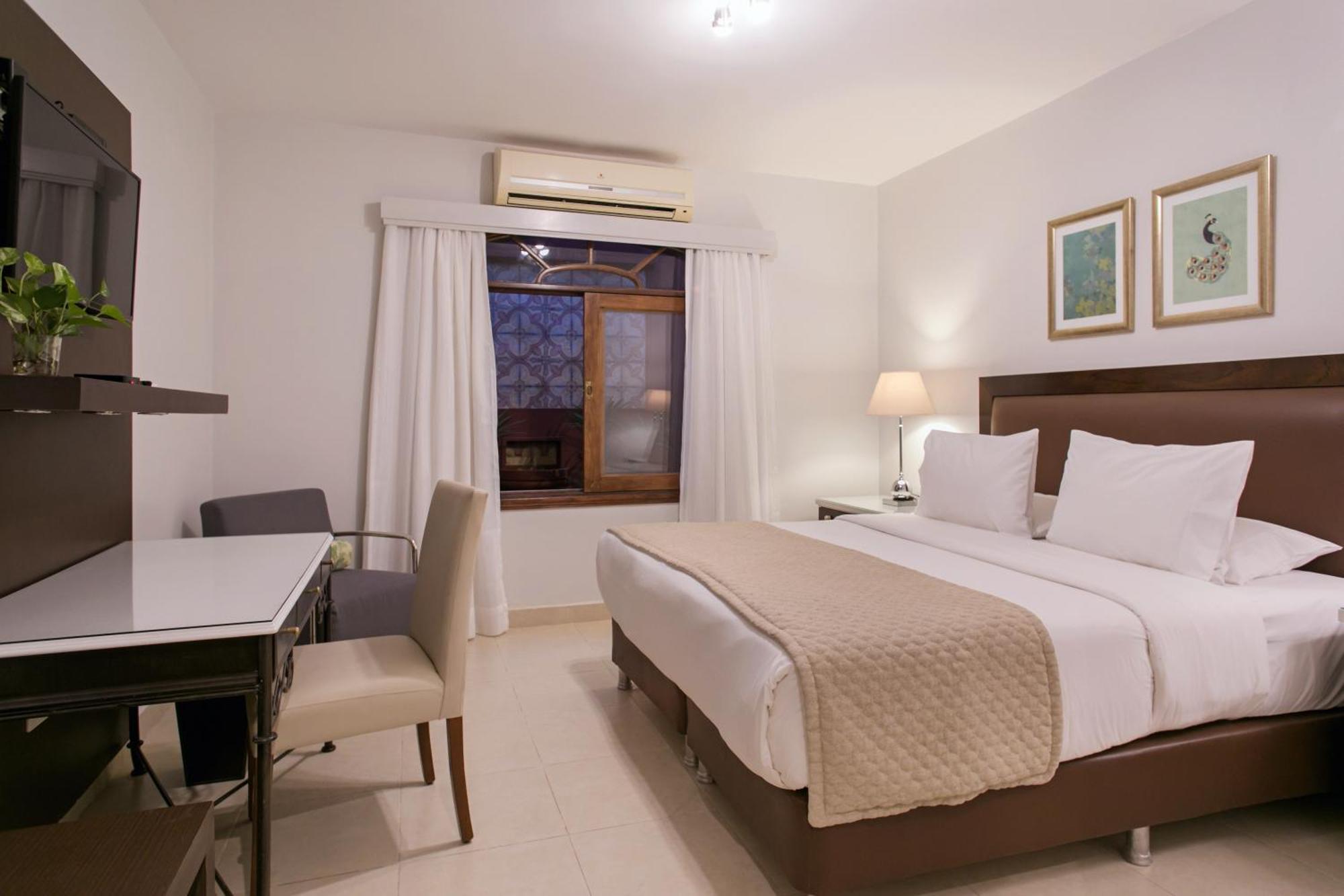 Classic Room,1558175725:JPEG