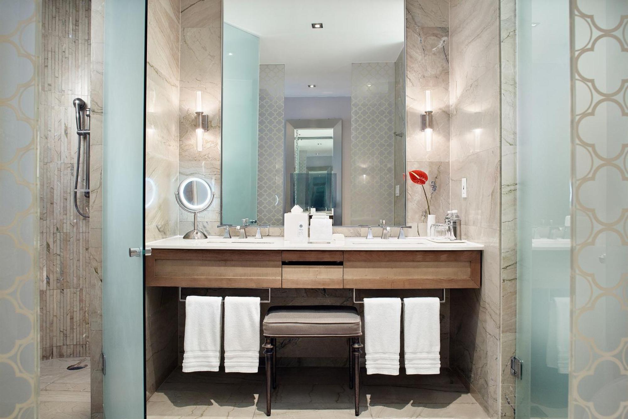 Suite Executive con terraza, bañera de hidromasaje y servicio de mayordomo - Cama extragrande