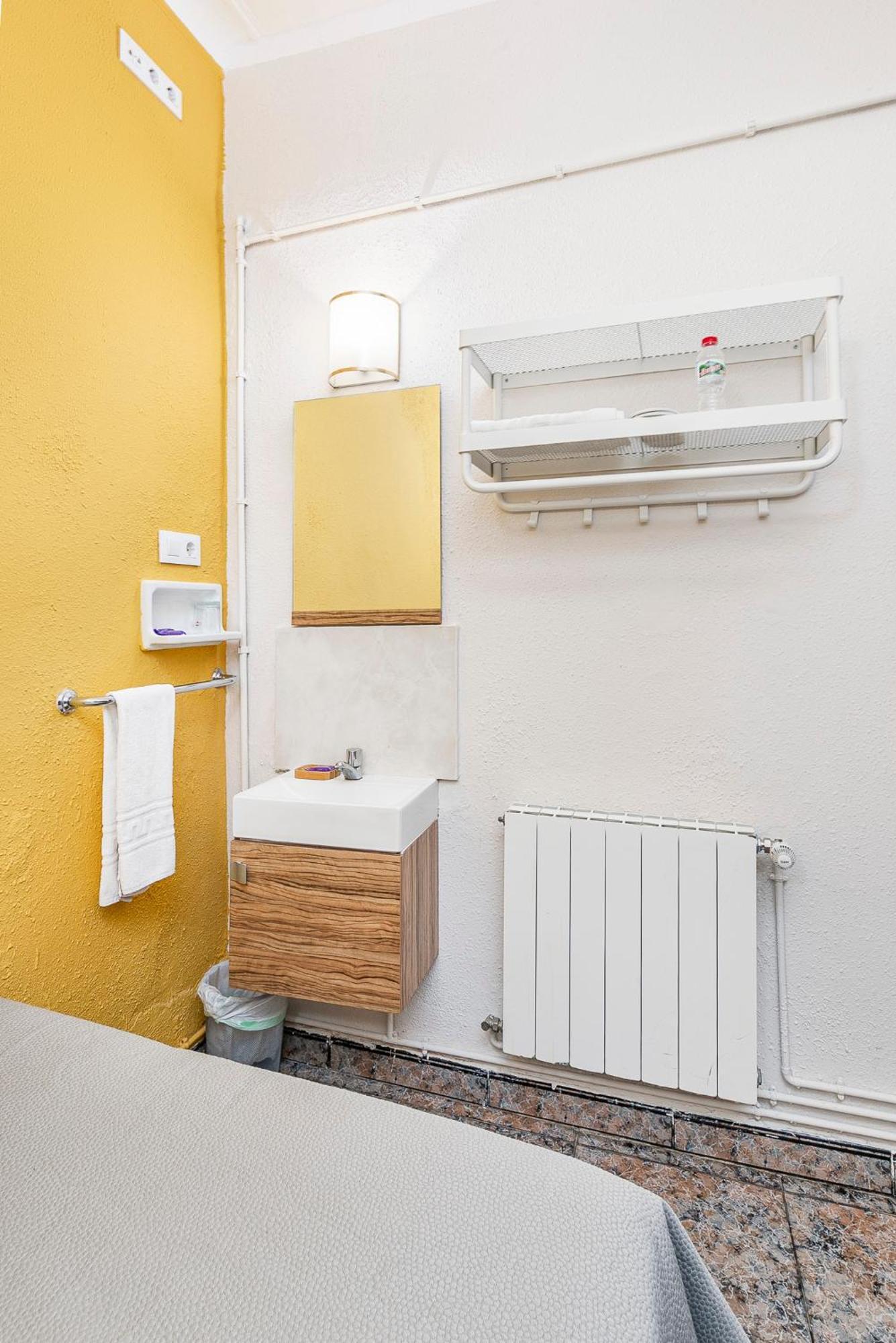 Habitación Individual con baño compartido