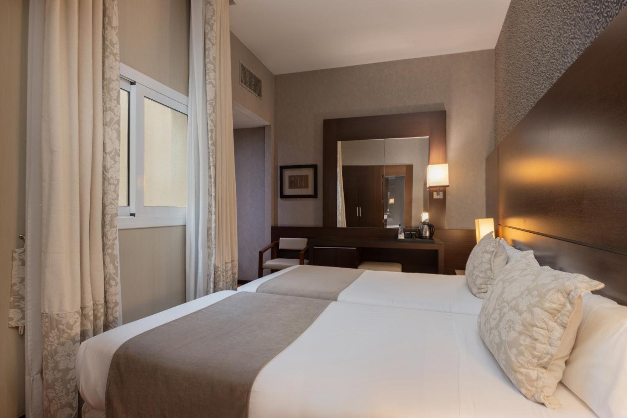 Double or Twin Room,1580422615:JPEG
