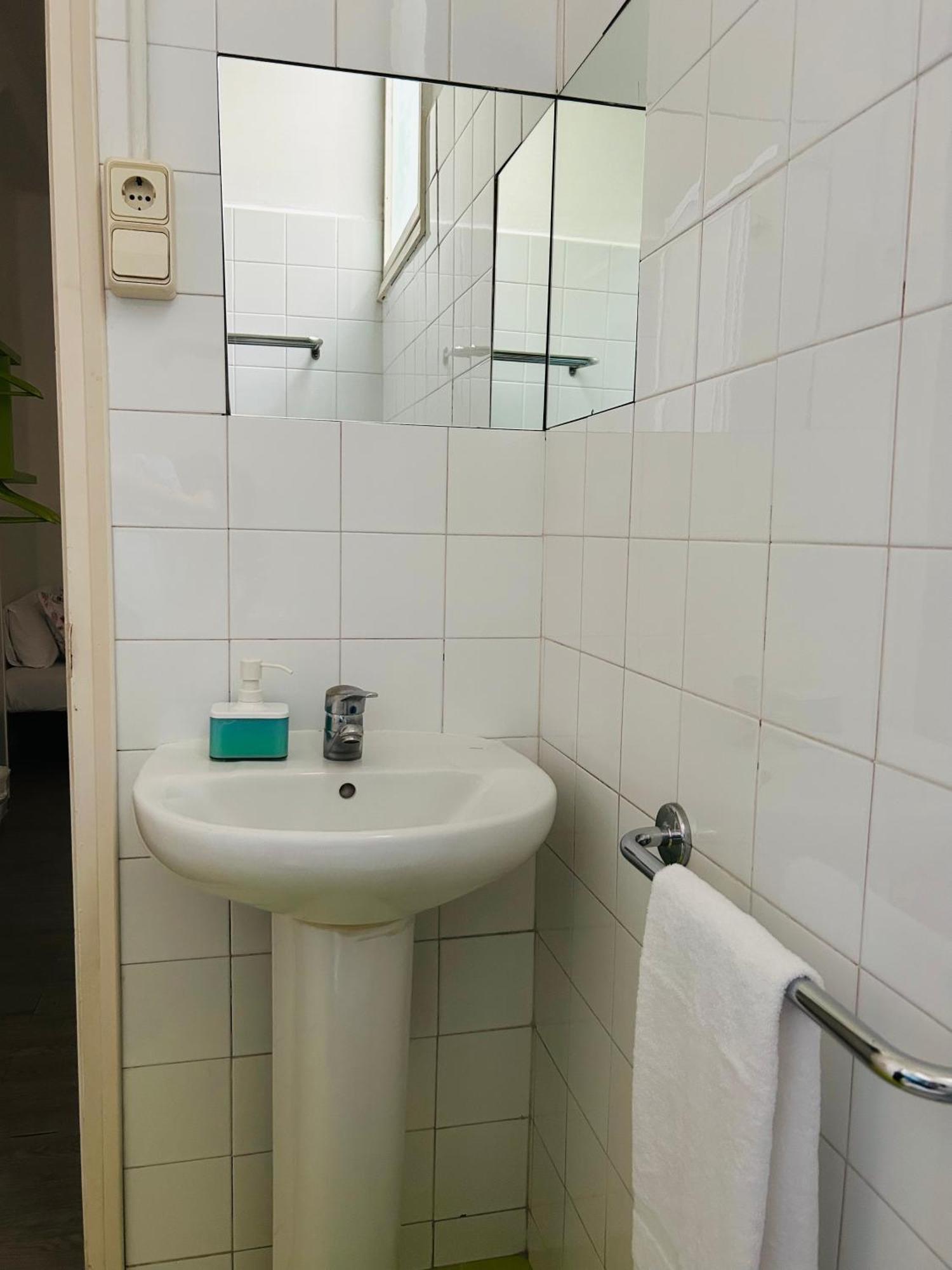 Habitación Doble con baño privado - 2 camas