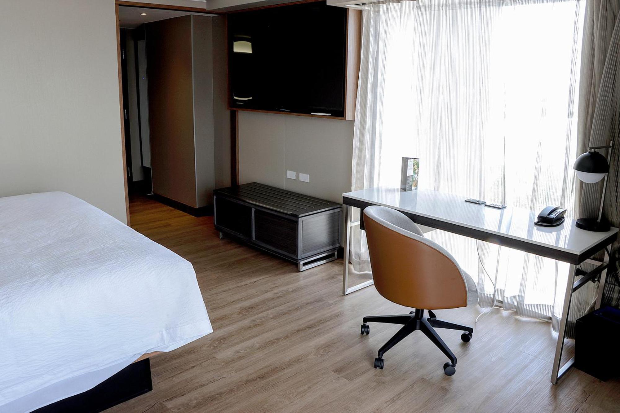 Habitación Esquinera con vistas a la ciudad - 1 cama extragrande