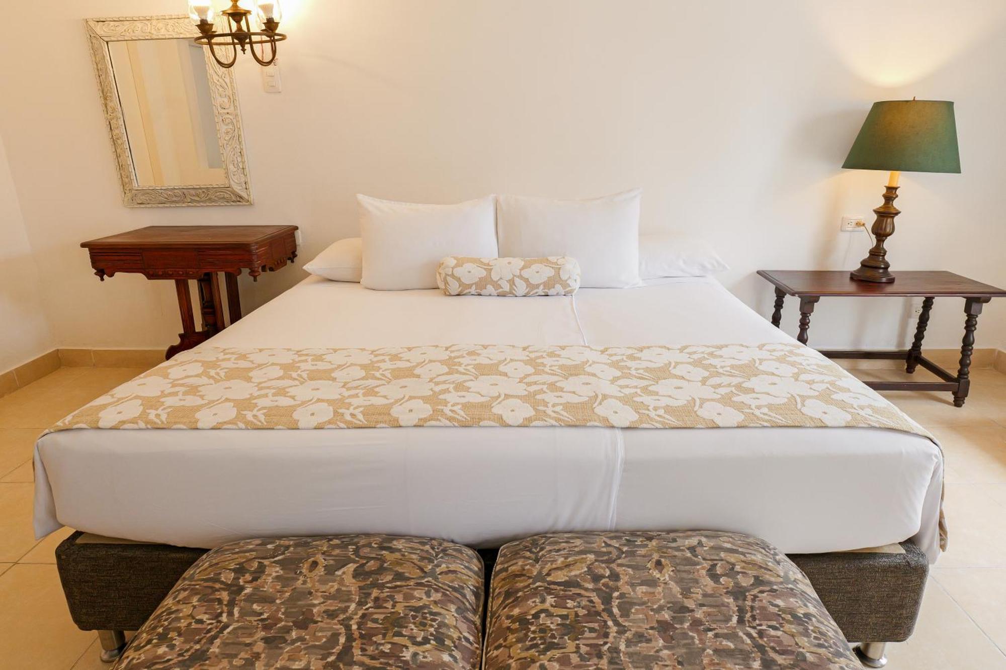 Junior Suite,1608797386:JPEG