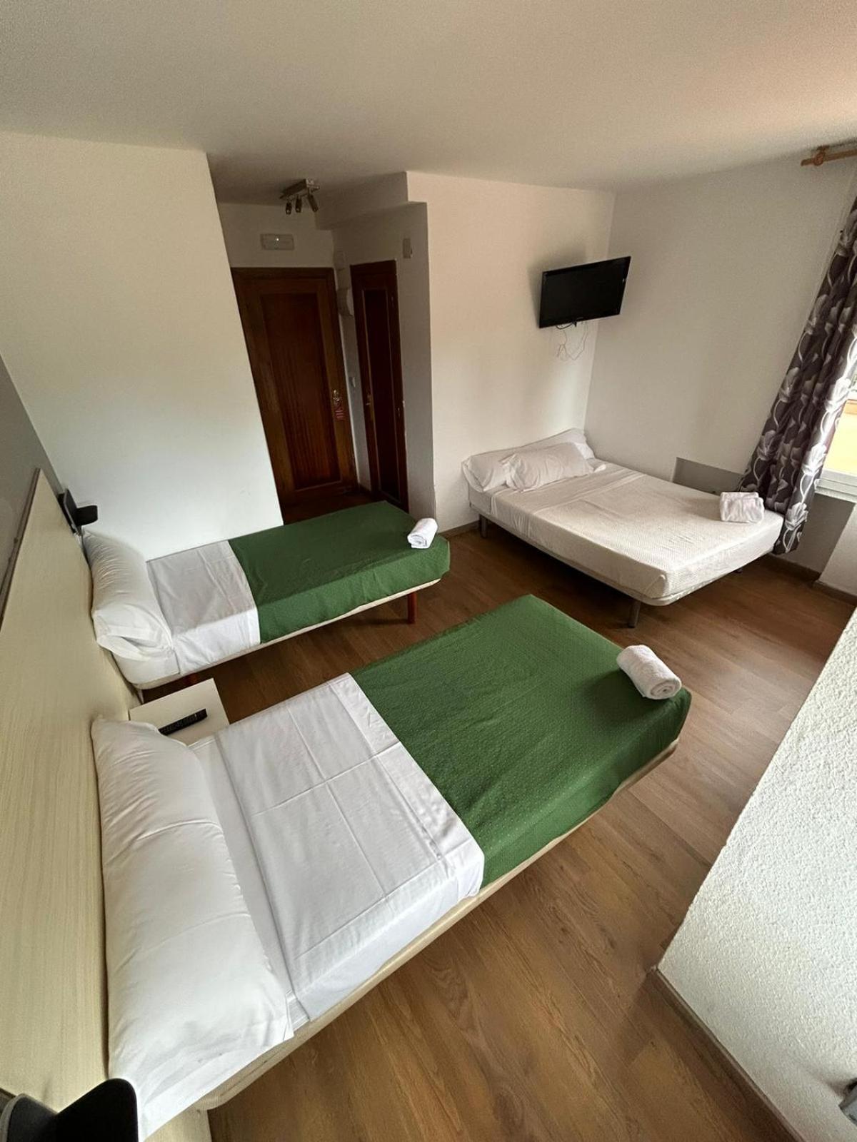 Habitación Familiar con vistas al jardín