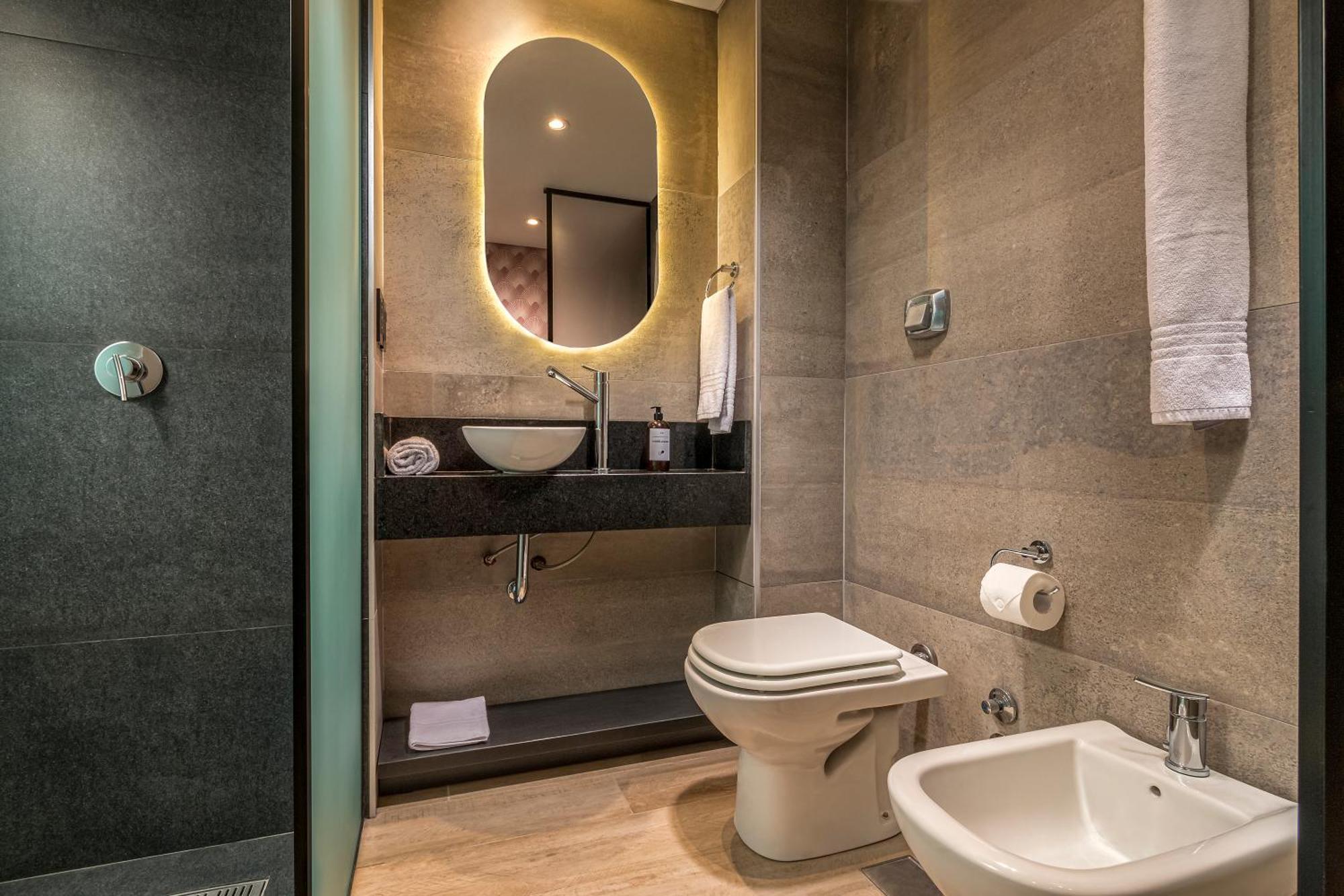 Twin Room,1612833765:JPEG