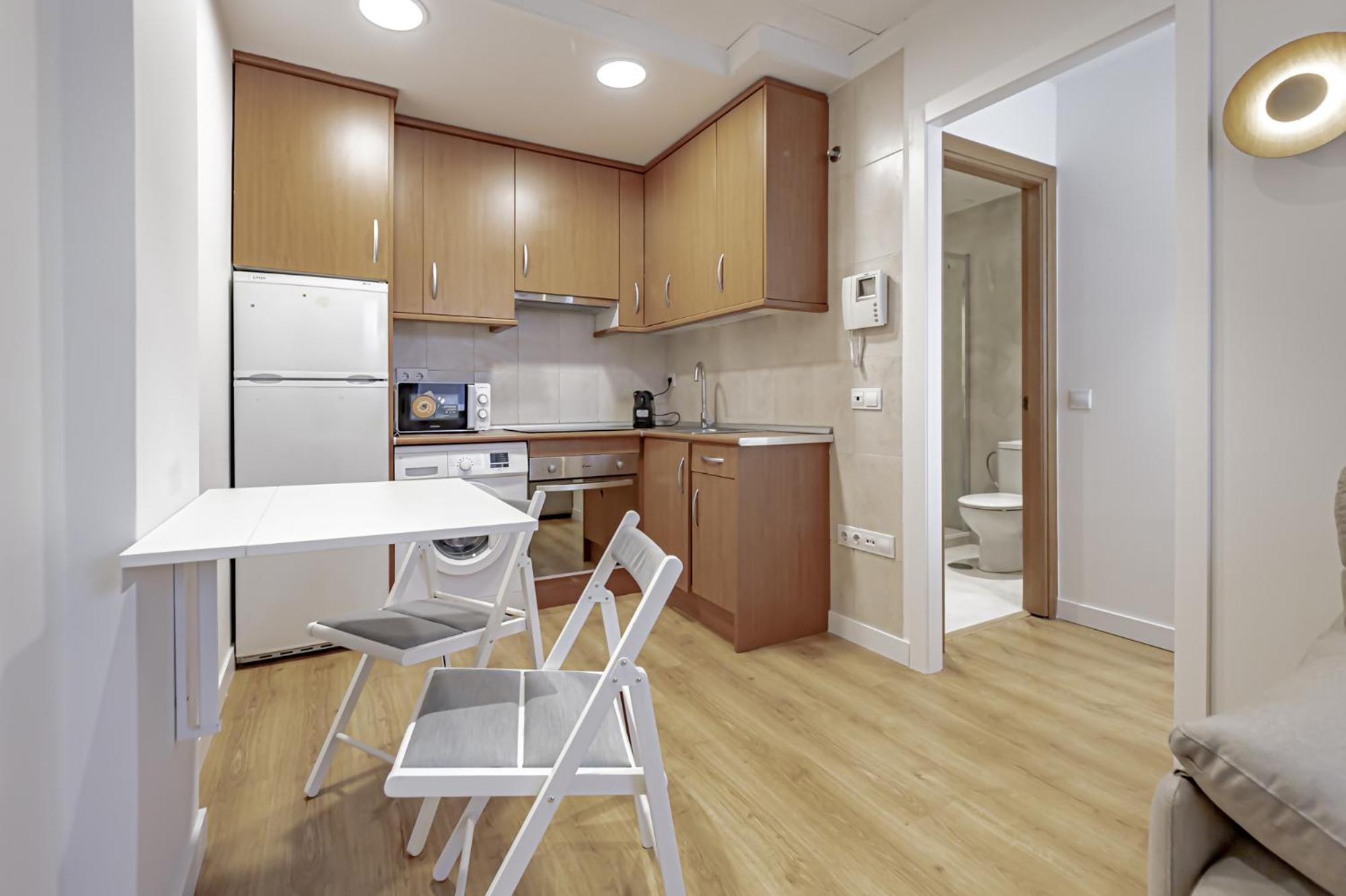 Deluxe One-Bedroom Apartment City View,1613621816:JPEG